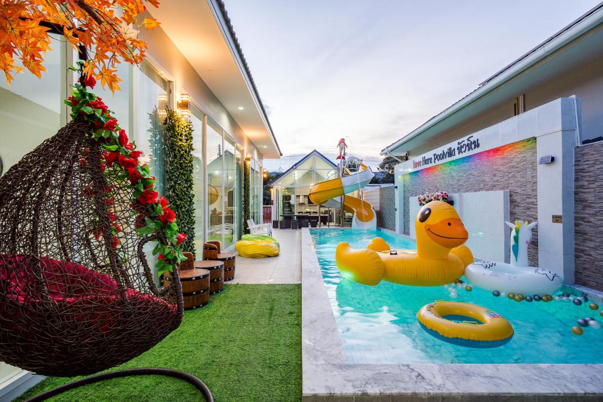 Here Poolvilla HHQ