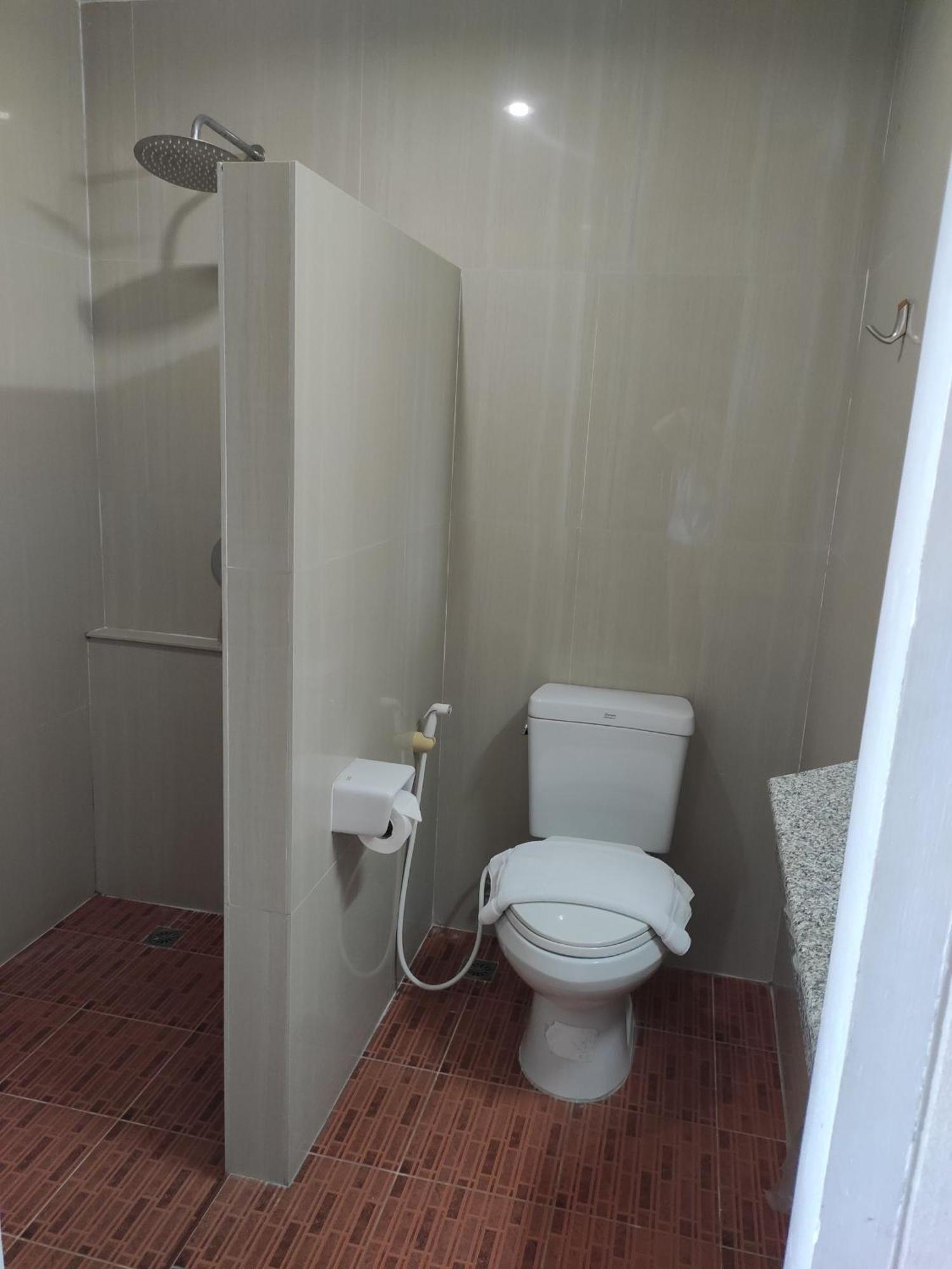 Baan Manthana Hotel, Hotel