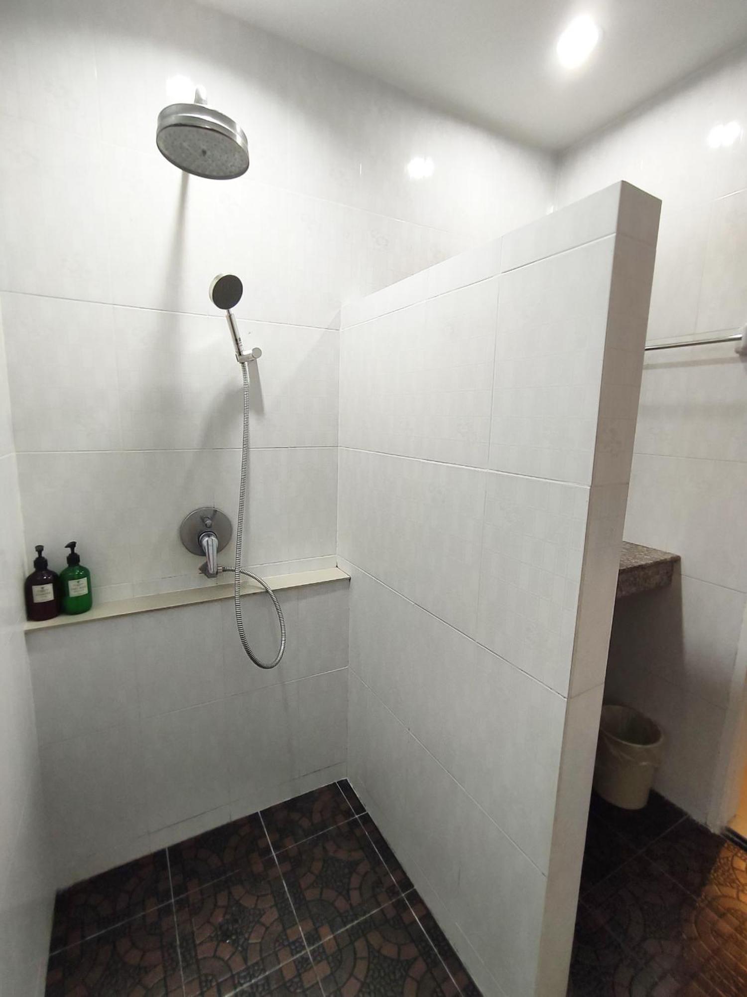 Baan Manthana Hotel, Hotel