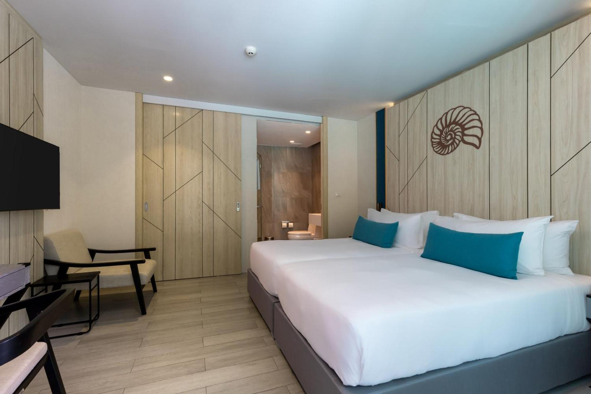 Hotel Western Carapace HHQ