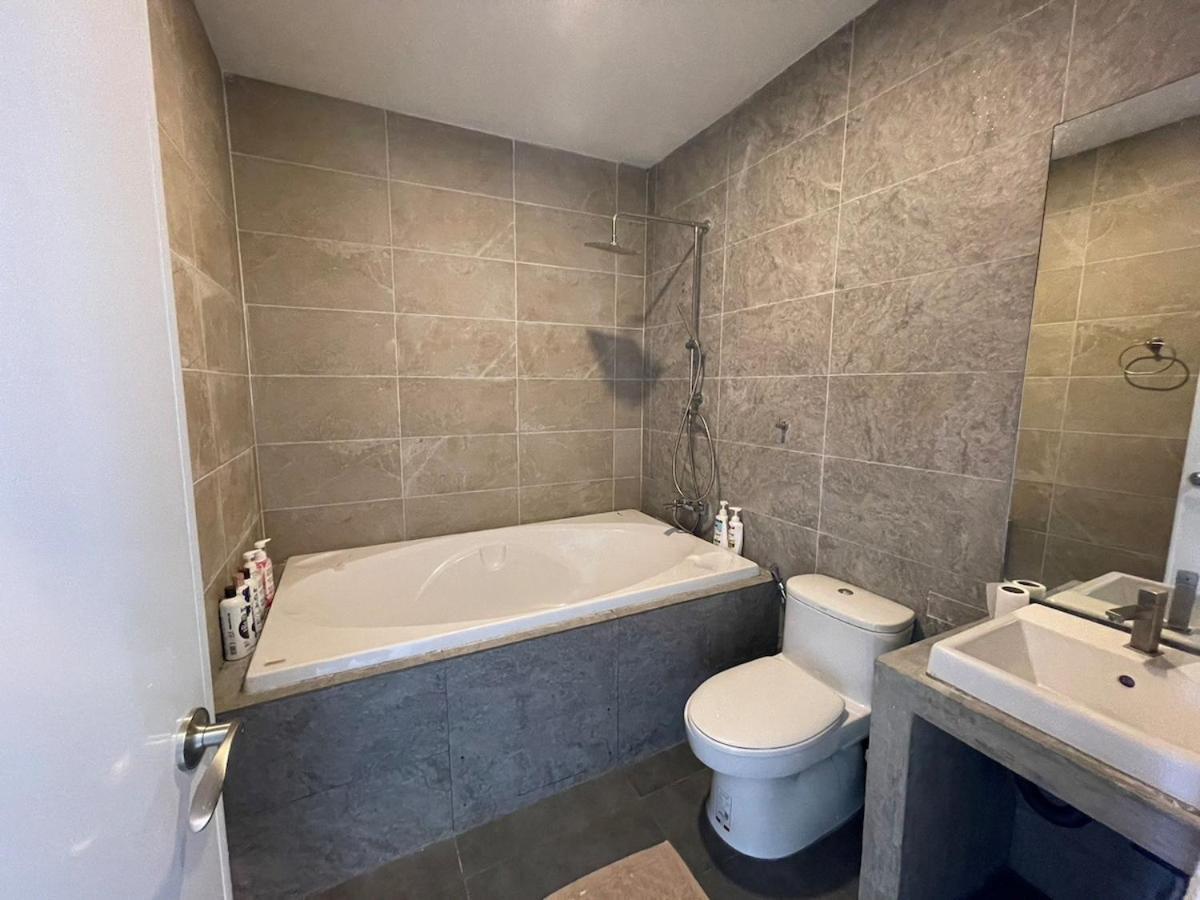 2 Bedder Front In Prime Location * Hua Hin