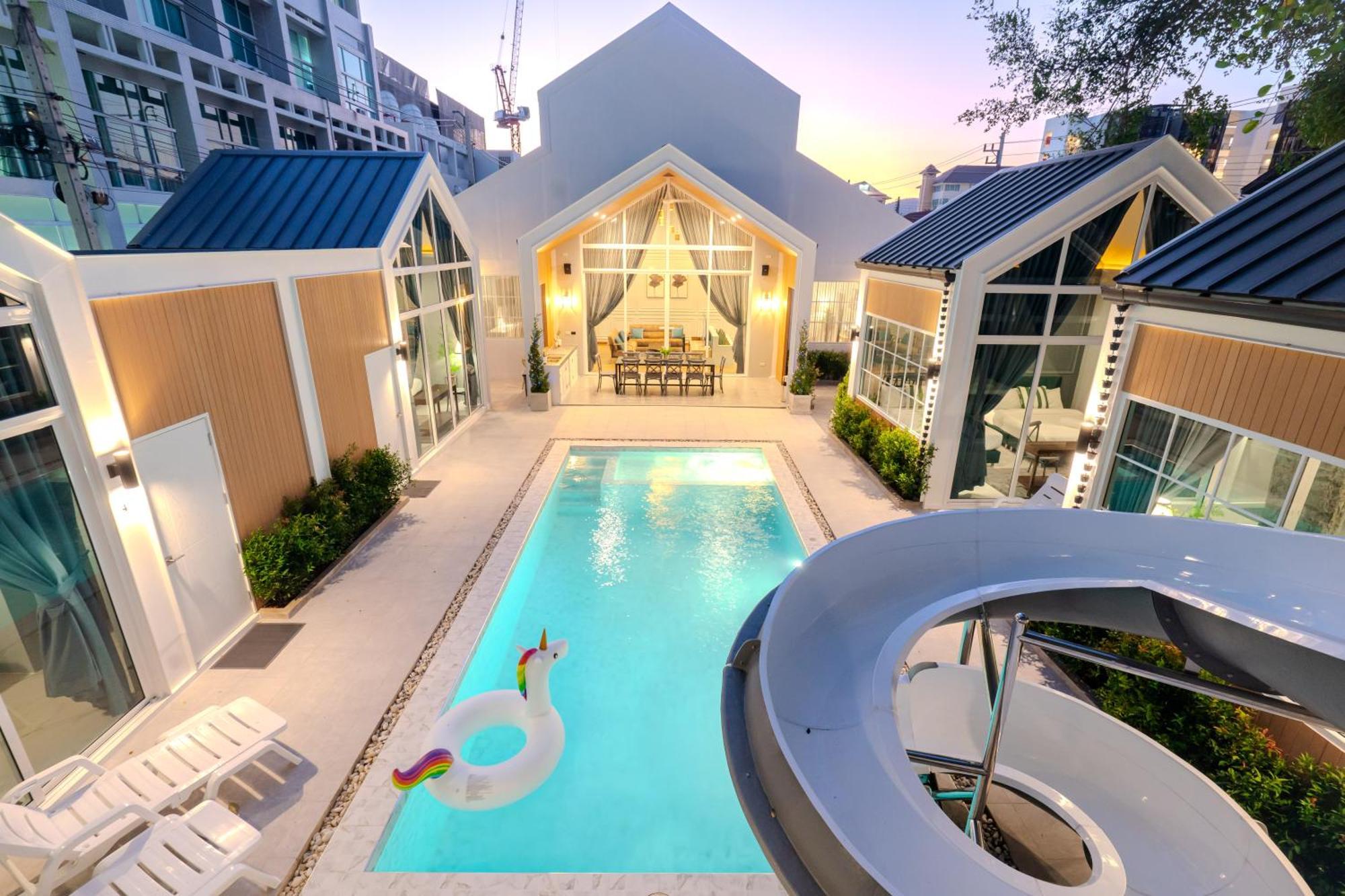 The And I Private Pool