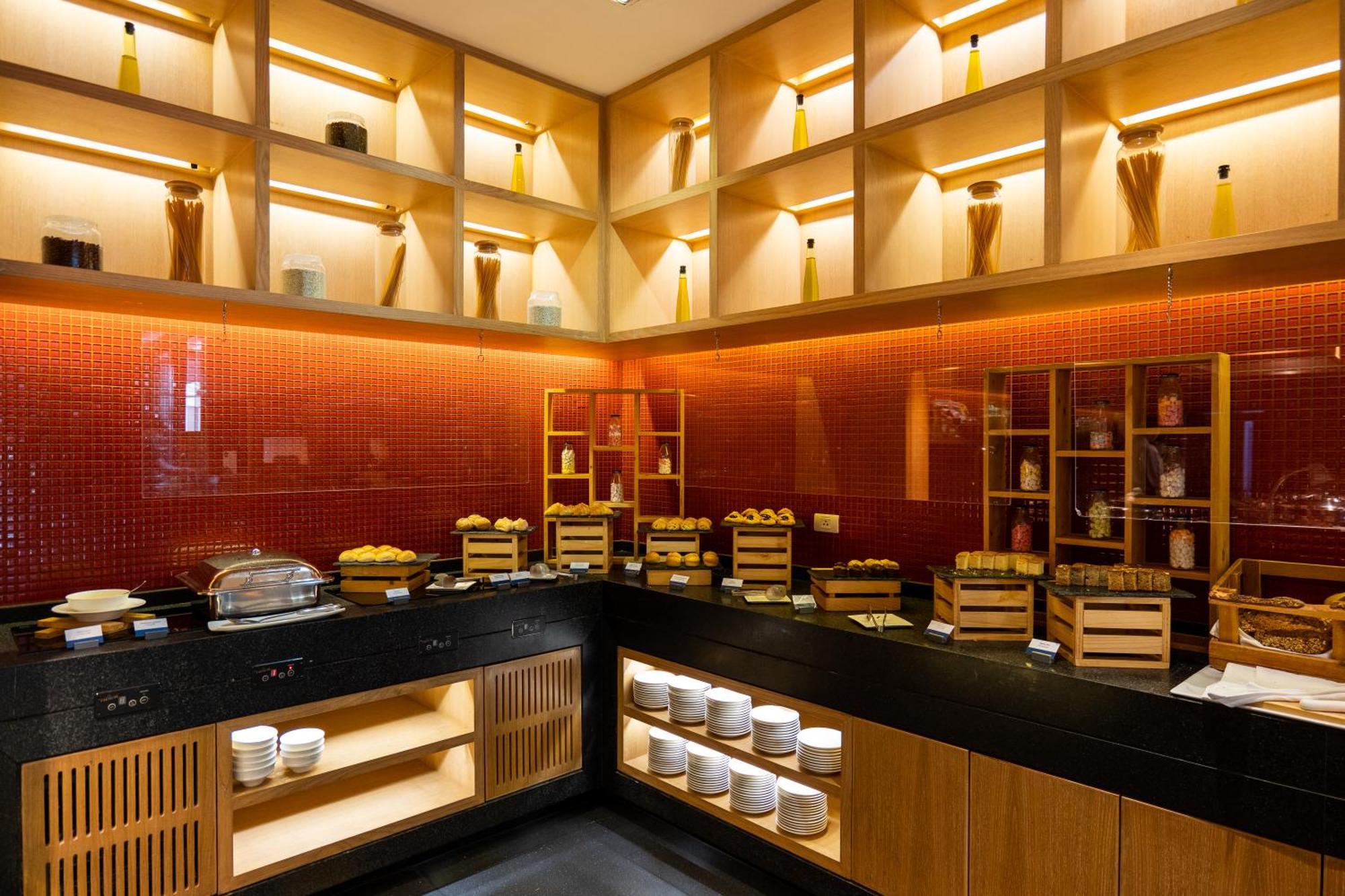 Amari Hotel 5*