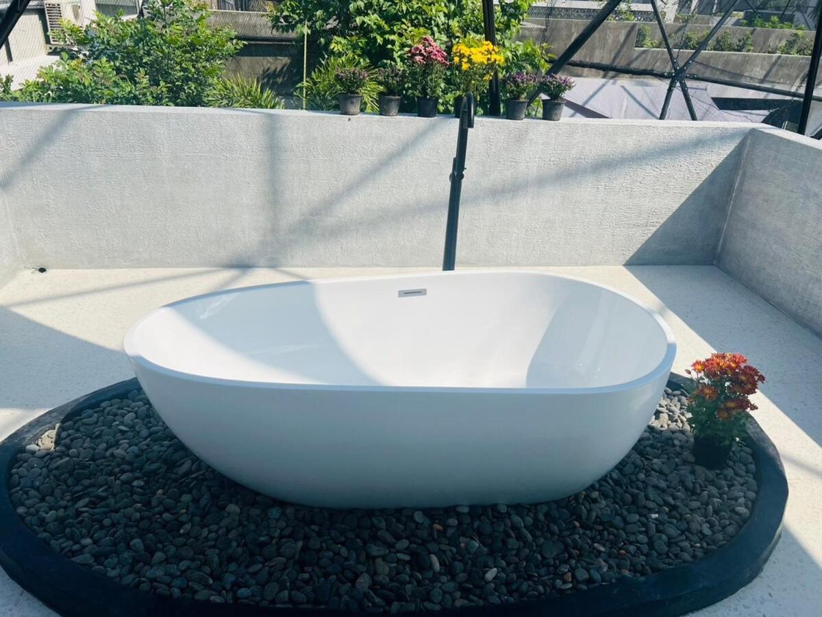 Hua-hin Premium Pool With Rooftop Bathtub Villa