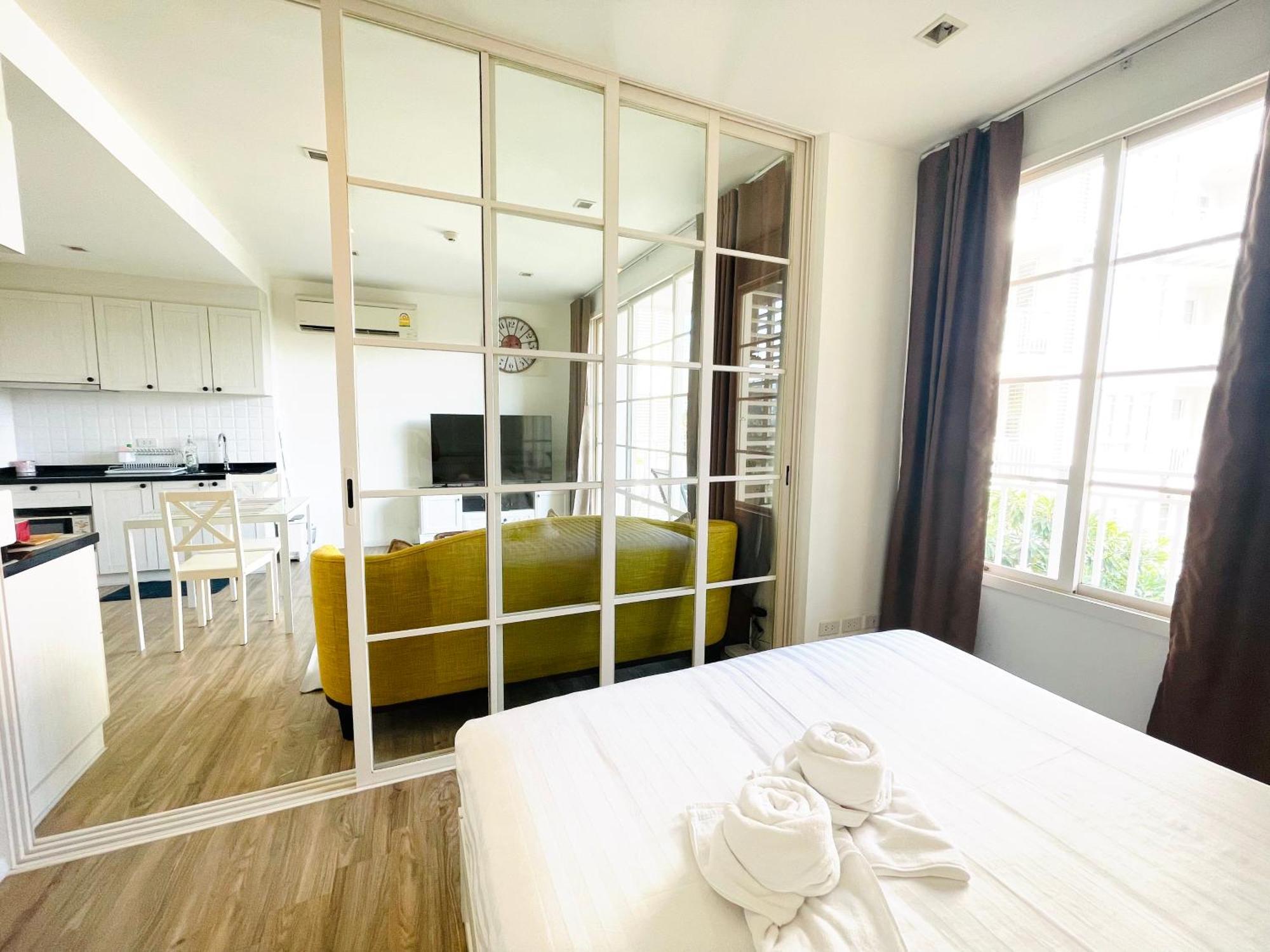 Summerhuahin301,pool View,near And Cicada Apartment
