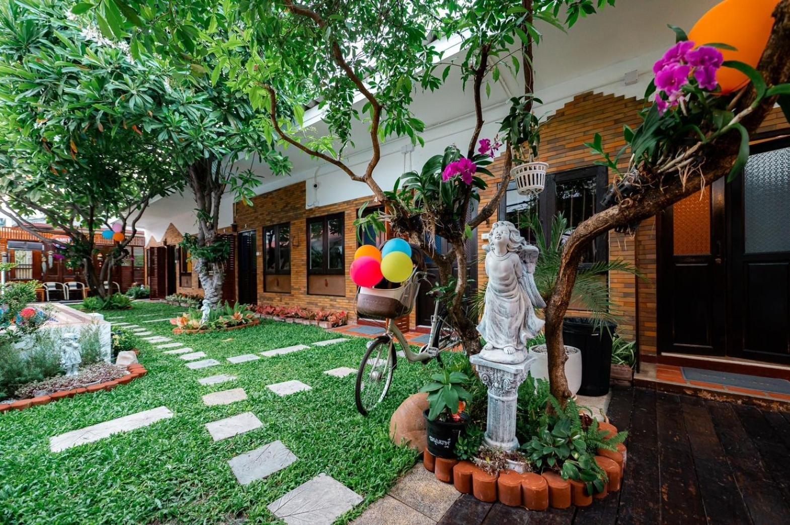 Amit 51 Hua Hin
