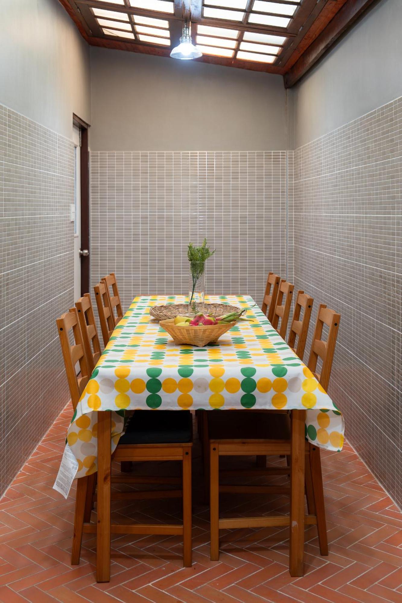 Spacious Homey Pool With Private Parking, Fenced Yard, Bbq, 5min To Beach, Pet-friendly Villa