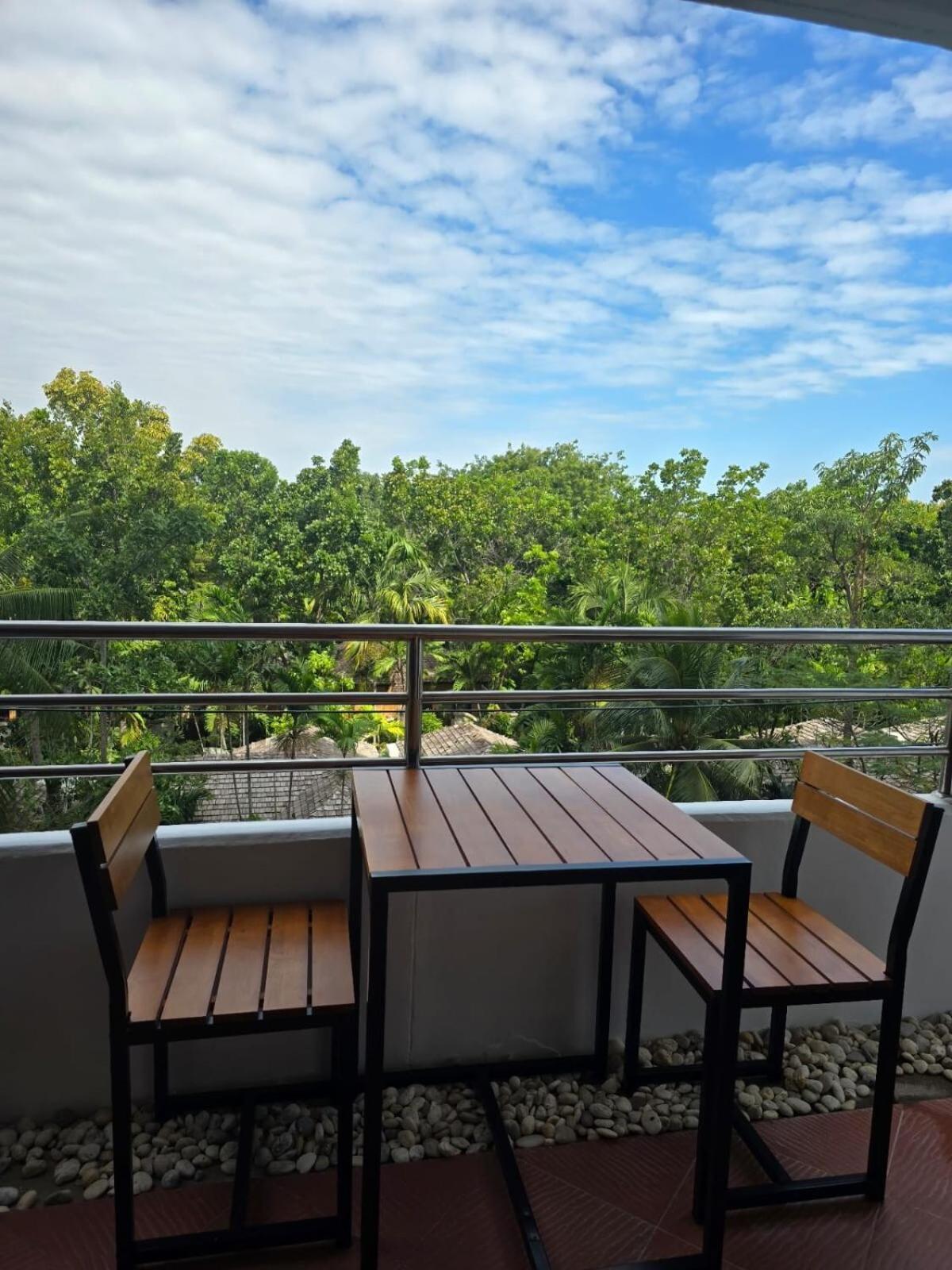Apartment Spacious In Palm Pavilion Near Airport Hua Hin