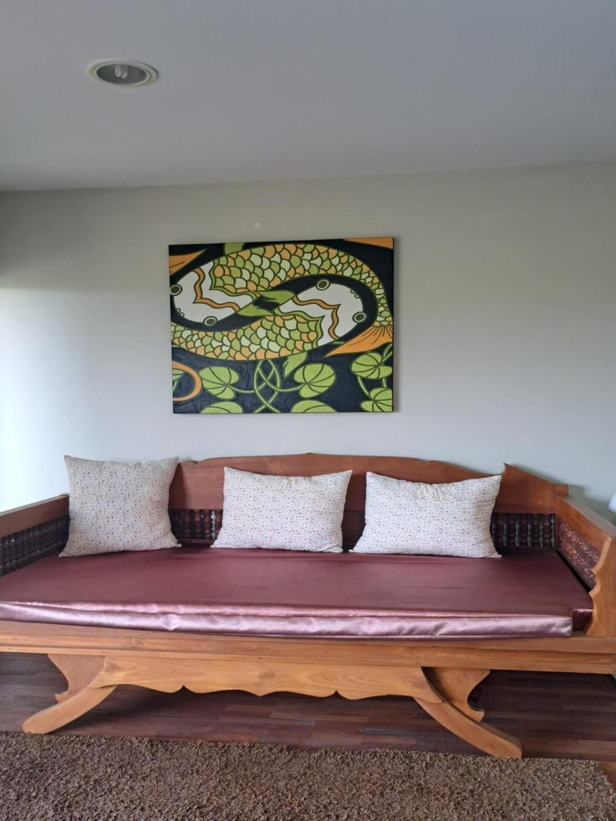 Spacious In Palm Pavilion Near Airport