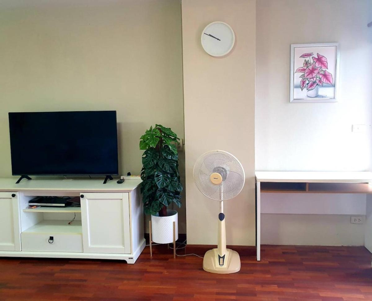 Apartment Spacious In Palm Pavilion Near Airport
