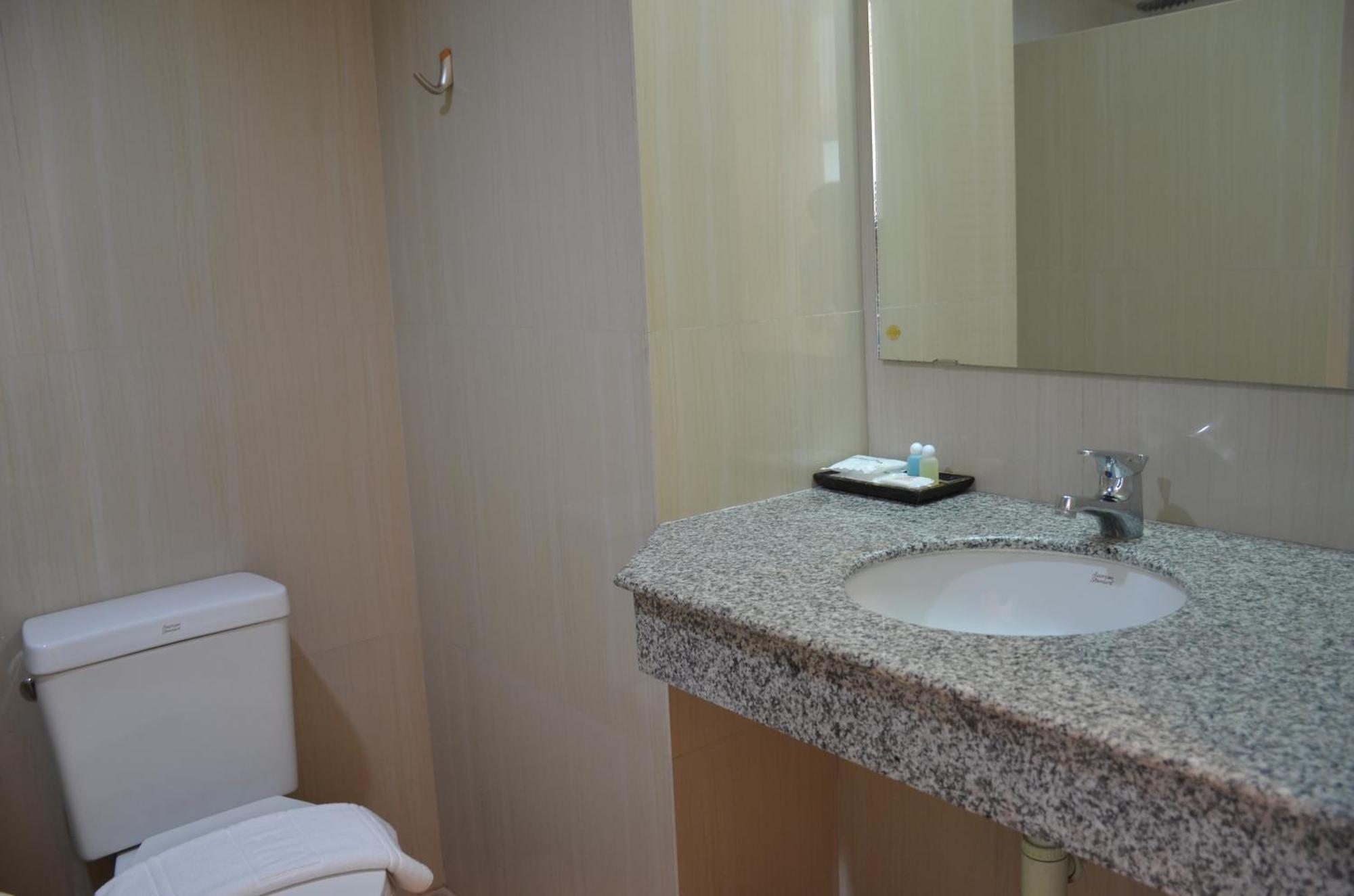 Baan Manthana Hotel, Hotel