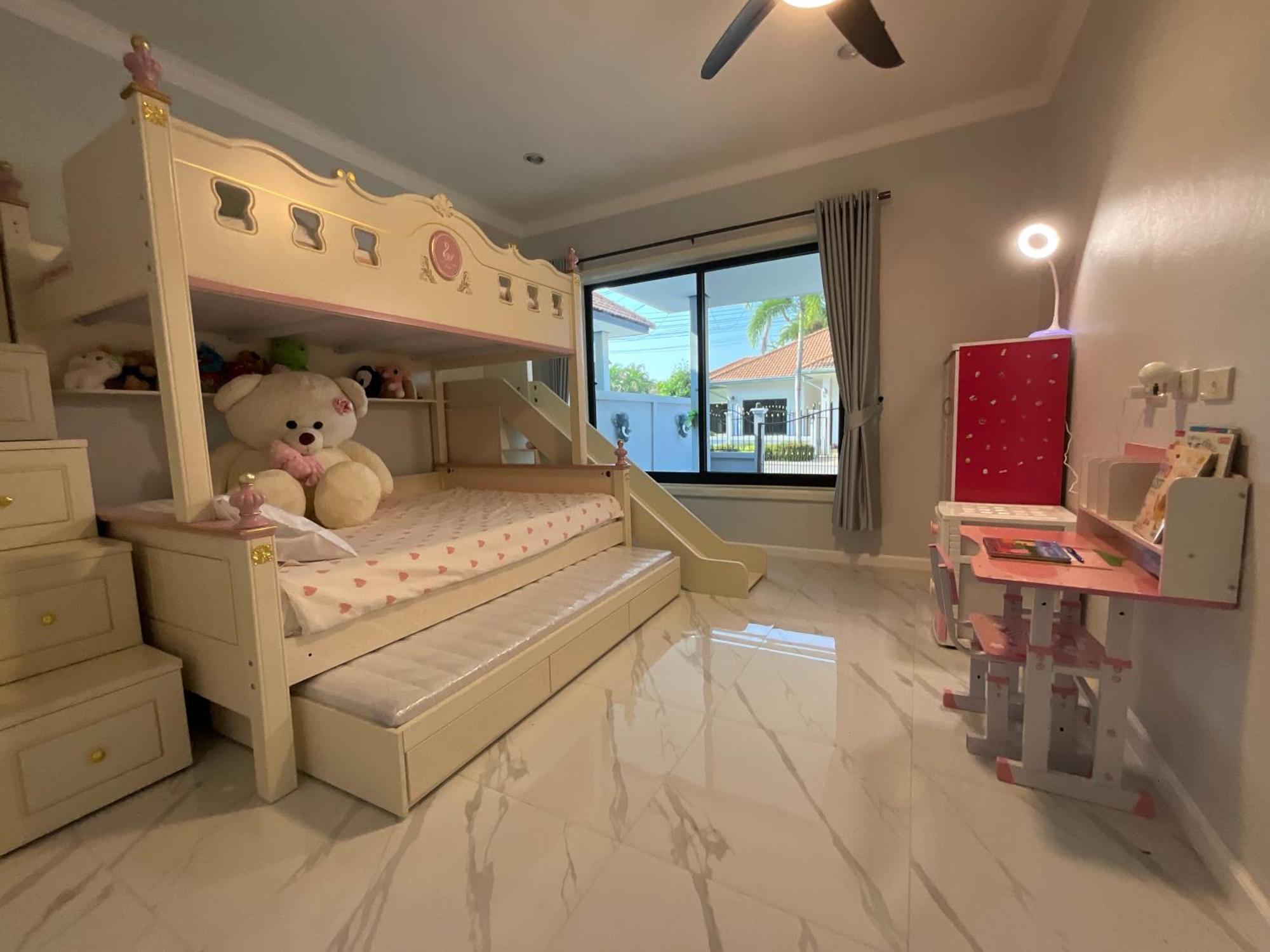 7 Minutes From Centre Orchid With Jacuzzi And Pool Table Vila