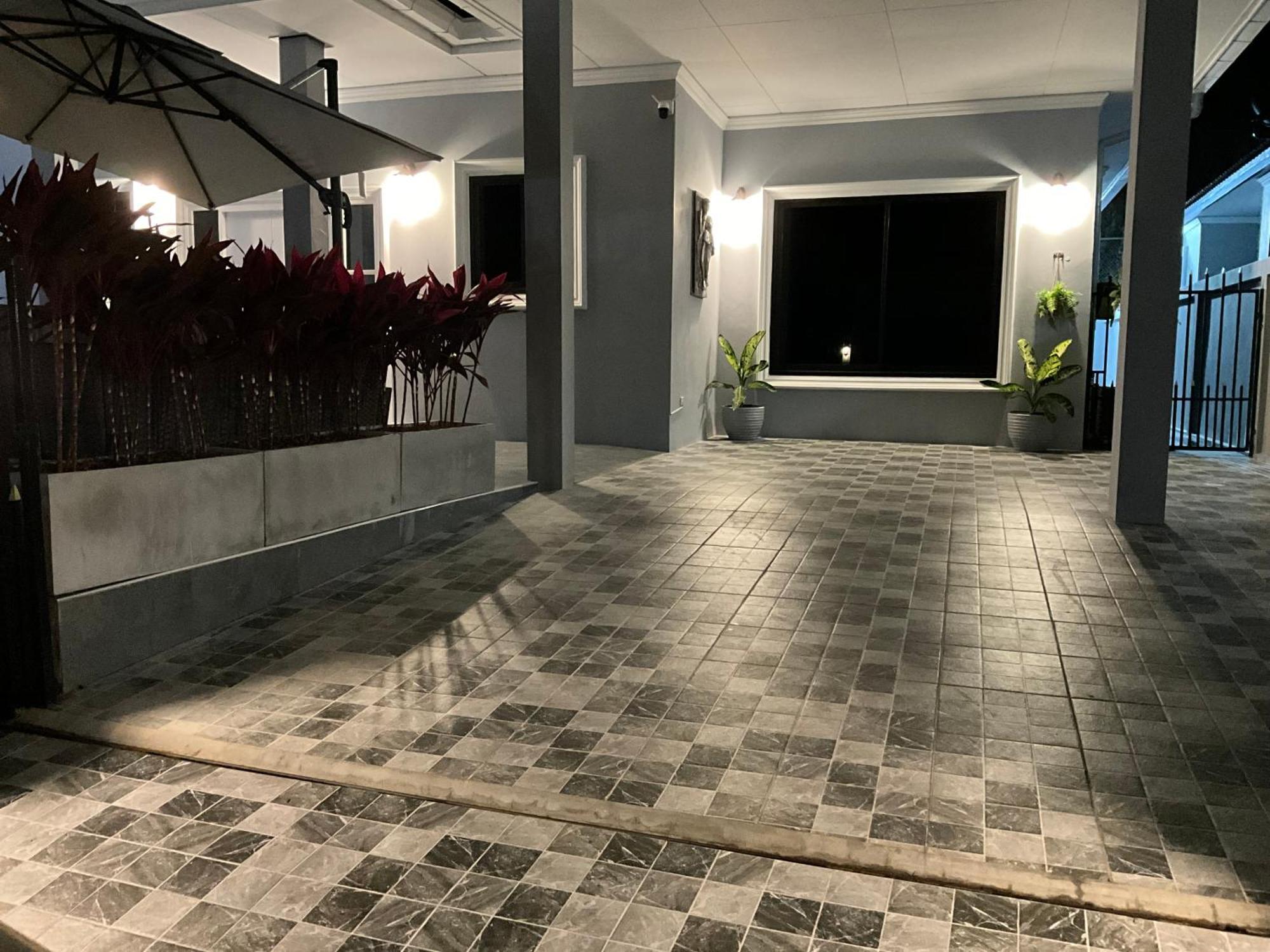 Vila 7 Minutes From Centre Orchid With Jacuzzi And Pool Table