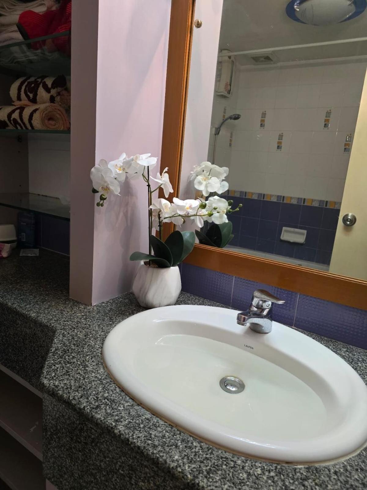 Spacious Lakeview In Palm Pavilion Near Airport Apartment Hua Hin