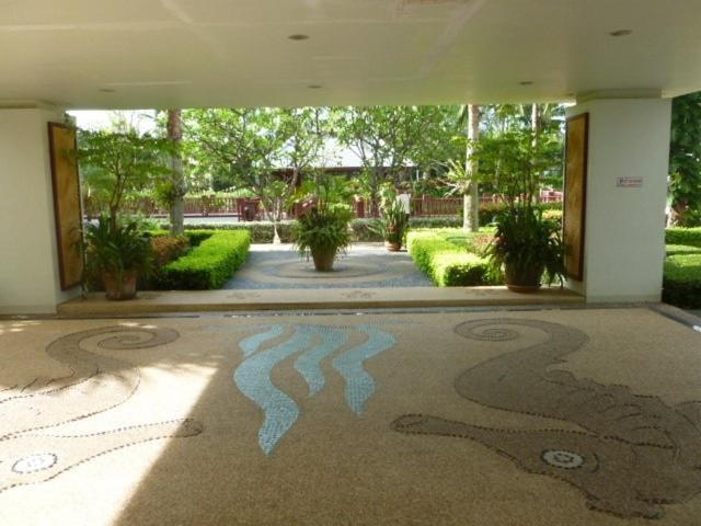 Apartment Spacious Lakeview In Palm Pavilion Near Airport *