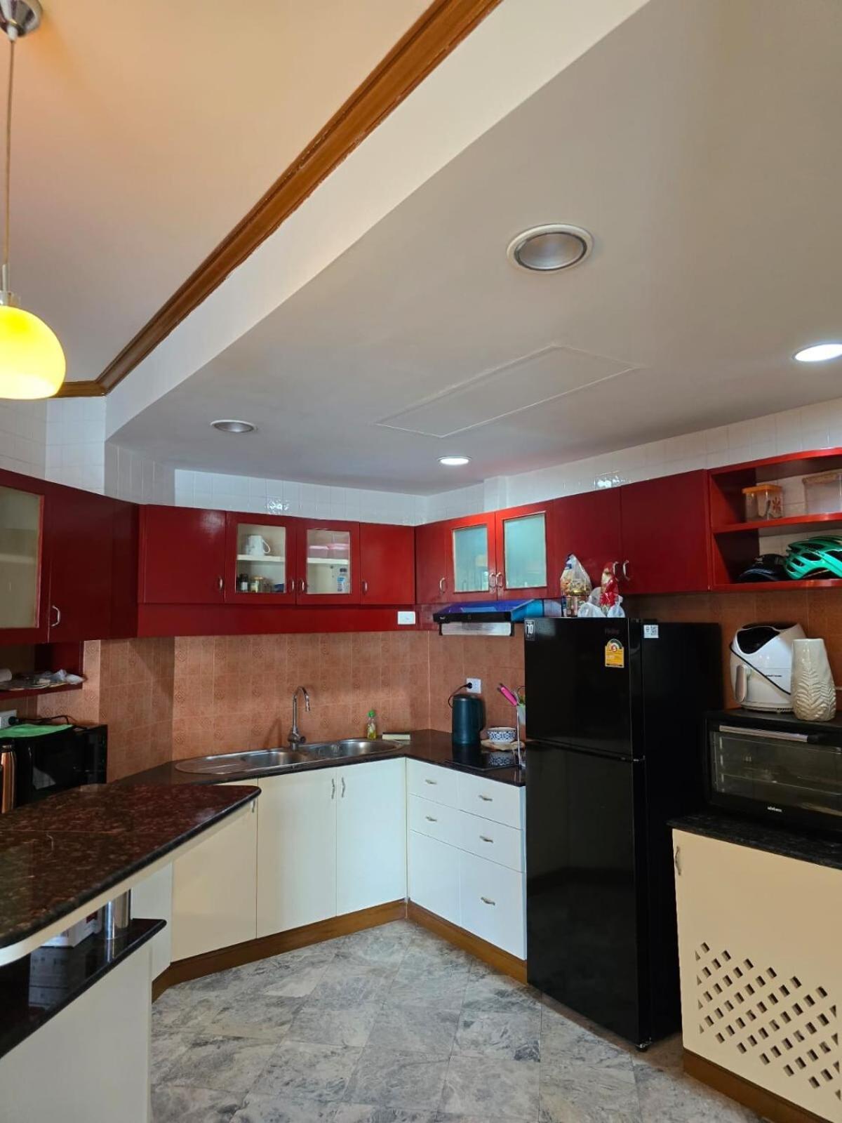 Spacious Lakeview In Palm Pavilion Near Airport