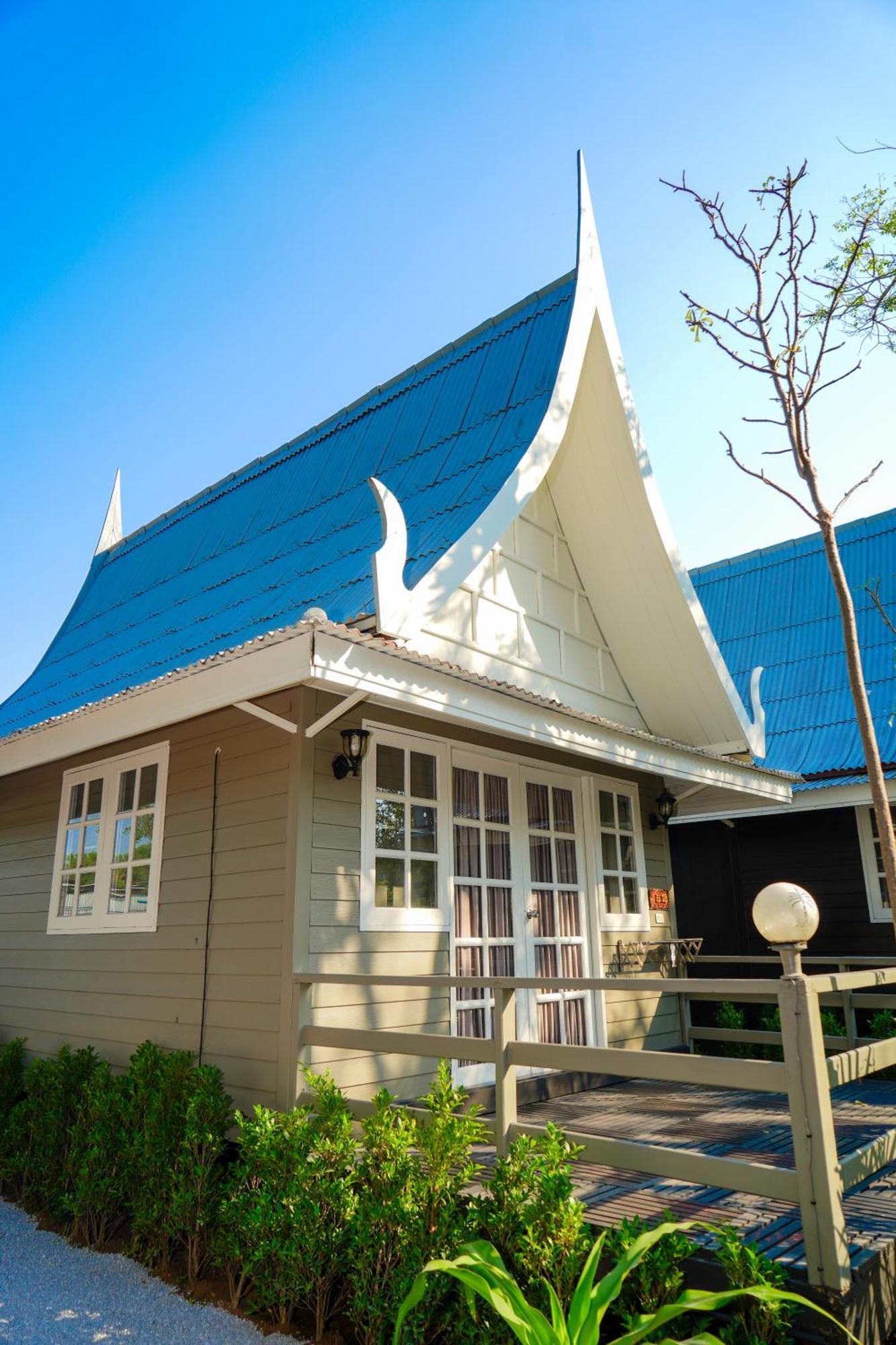 Resort Luna Hut