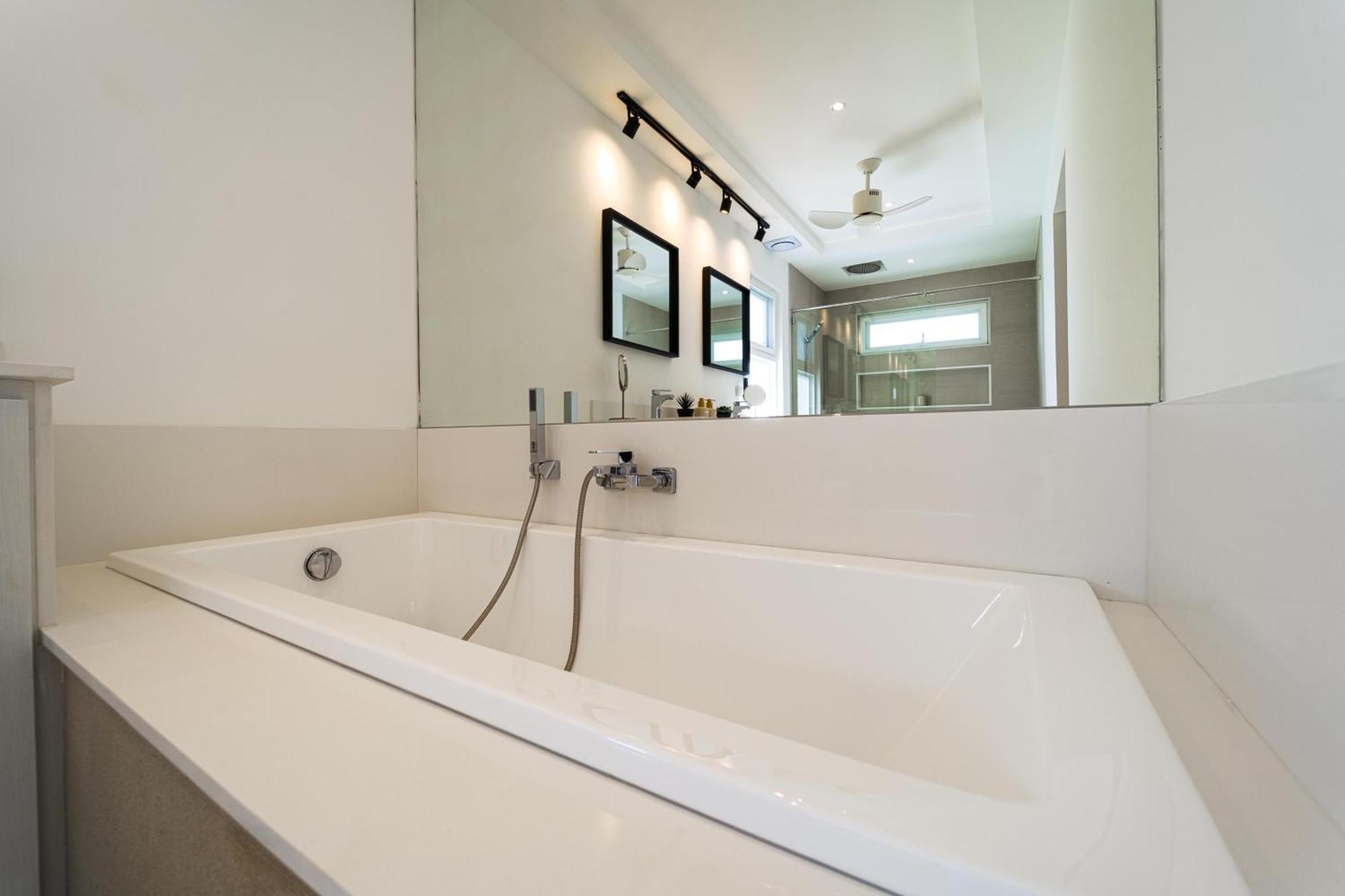 Villa New Modern 3 Bedroom Pool - Mb3 *