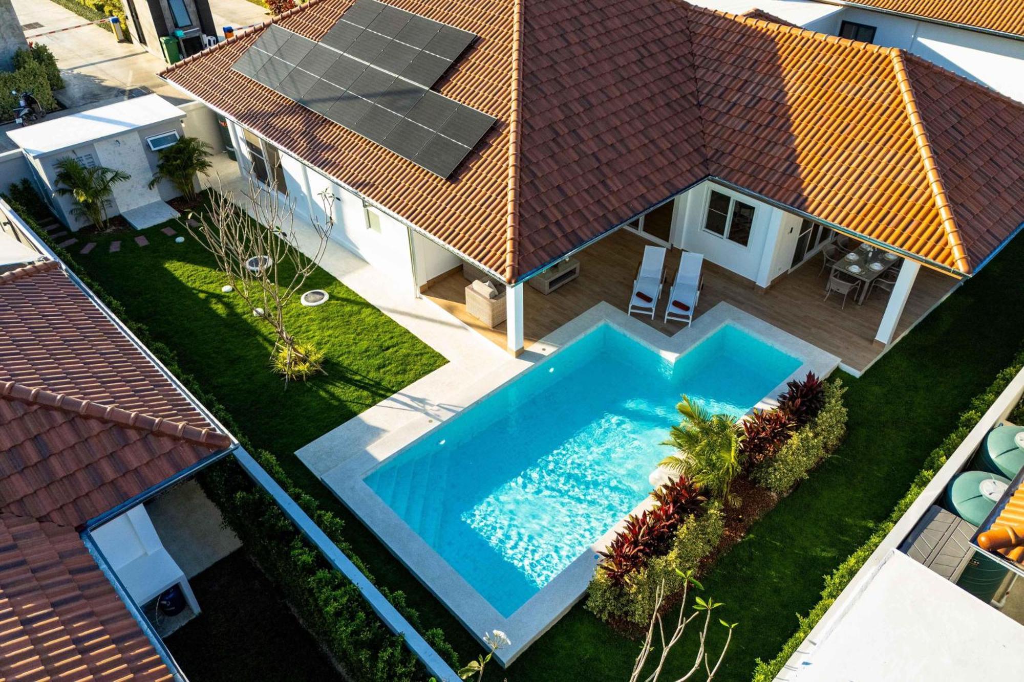 New Modern 3 Bedroom Pool - Mb3