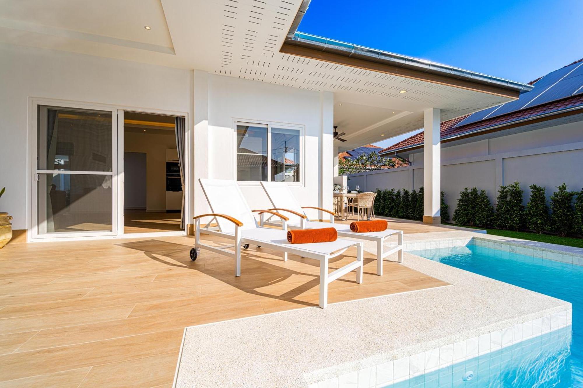 New Modern 3 Bedroom Pool - Mb3