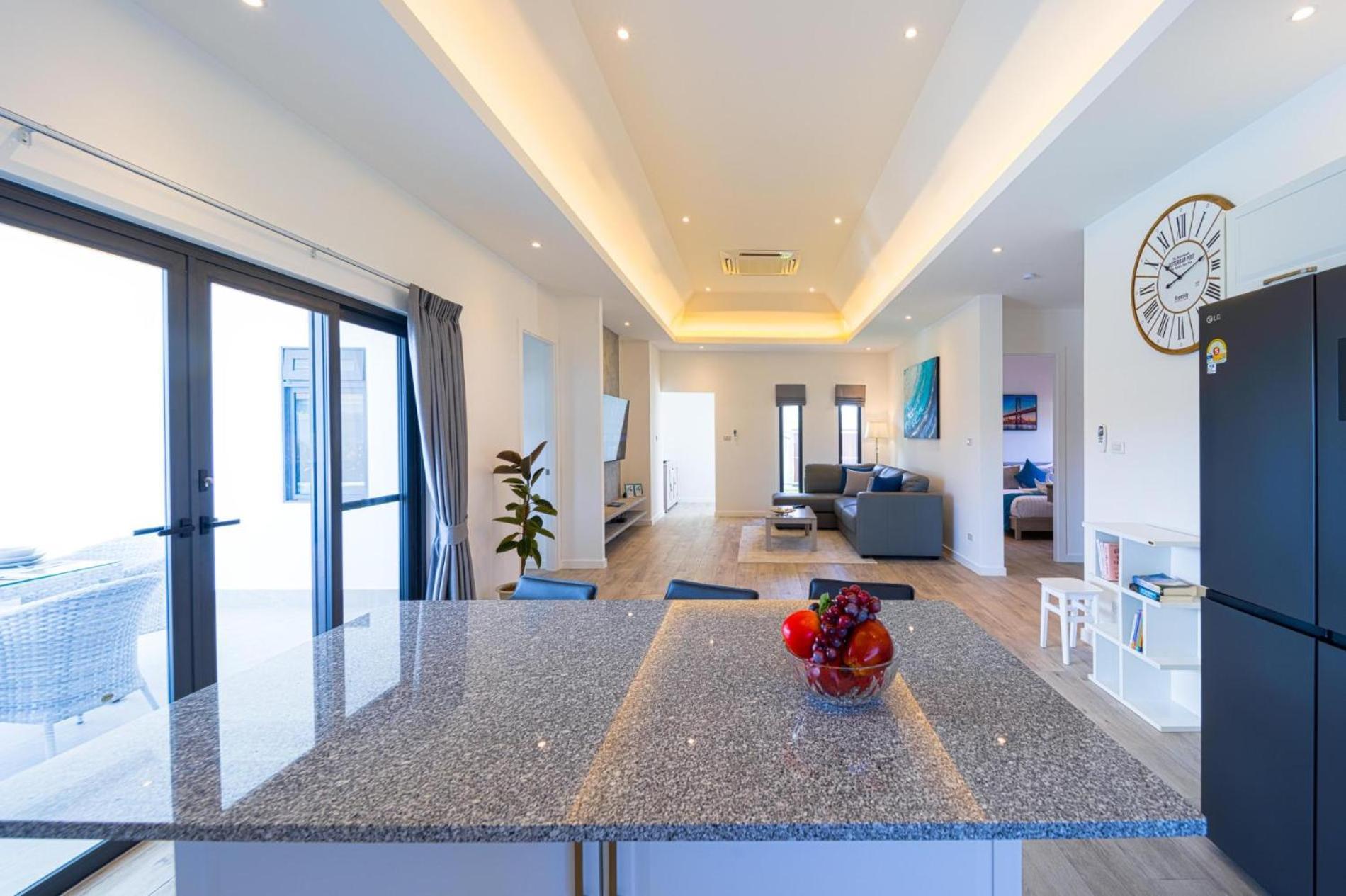 New Modern 3 Bedroom - Mb35 *