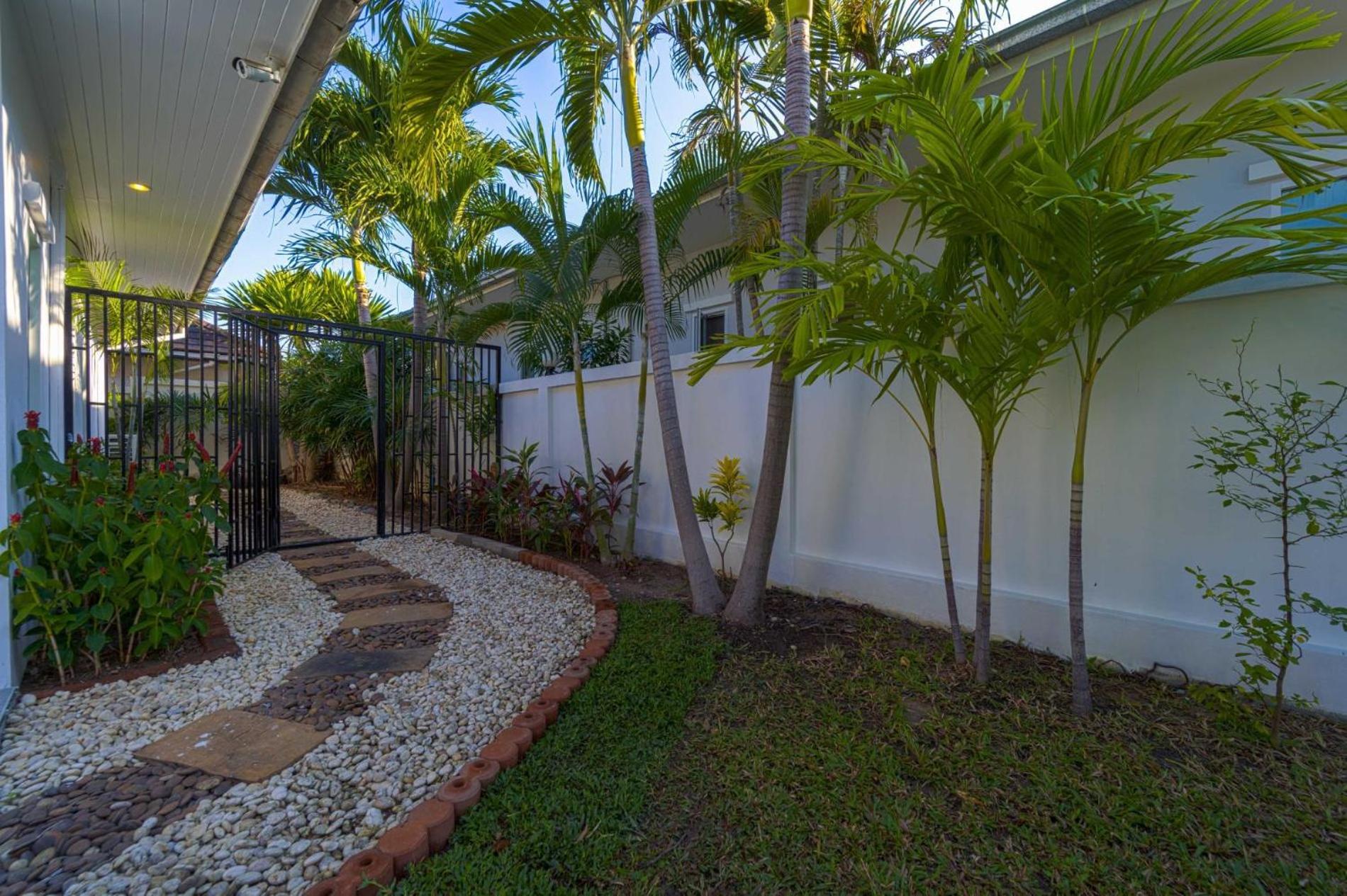 Modern Private 3 Bedroom Pool - Ga1 Villa