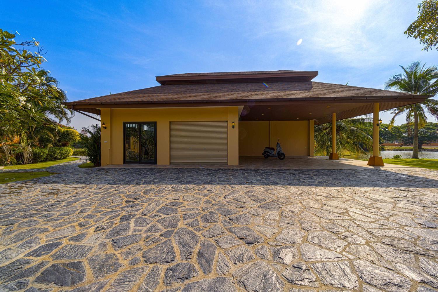 Luxury 5 Bedroom Close To Srs Villa HHQ
