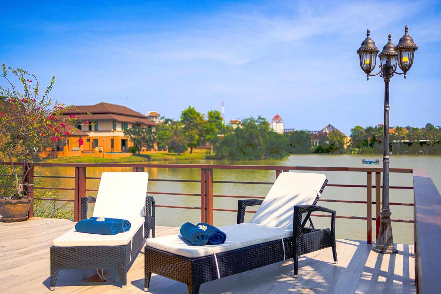 Luxury 5 Bedroom Close To Srs Villa *
