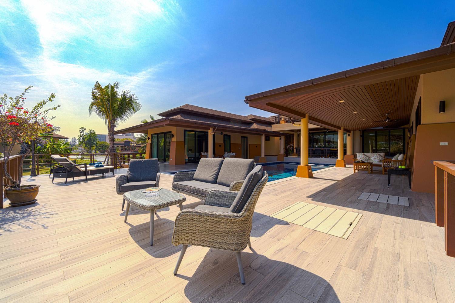 Luxury 5 Bedroom Close To Srs Villa HHQ