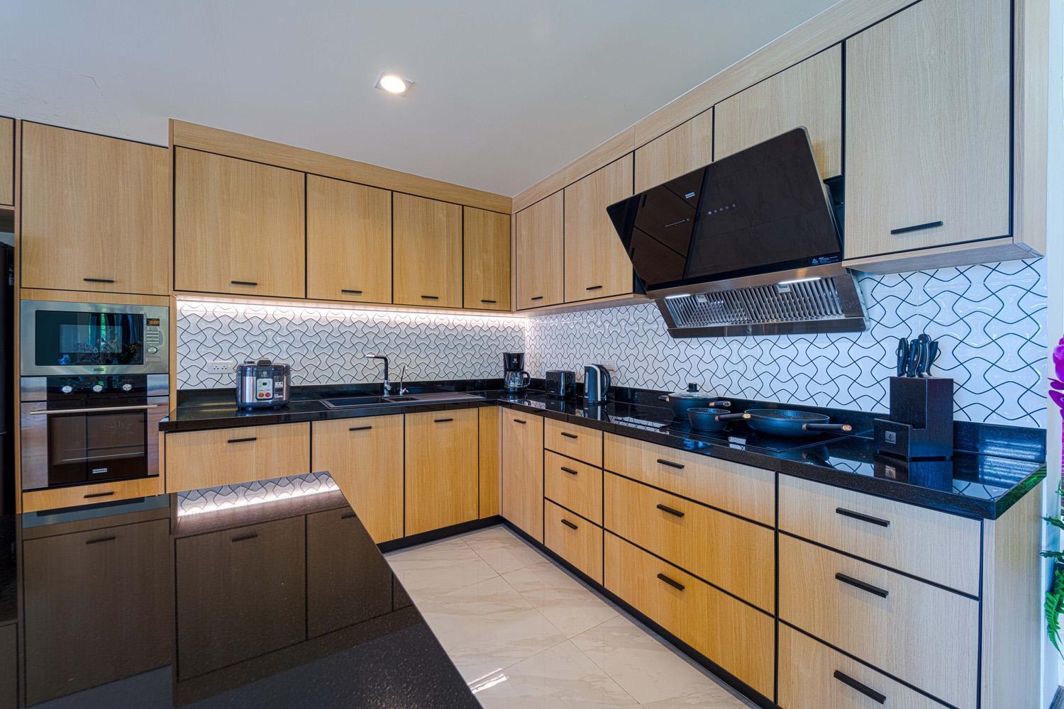 Villa Luxury 5 Bedroom Close To Srs HHQ