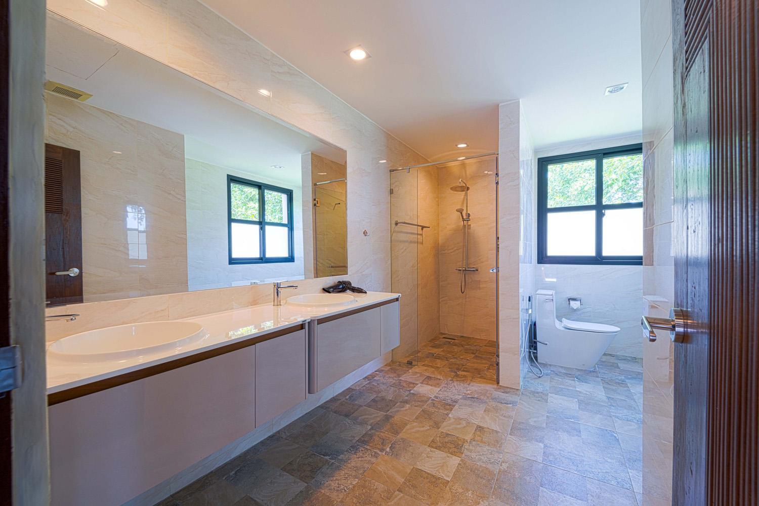 Villa Luxury 5 Bedroom Close To Srs *