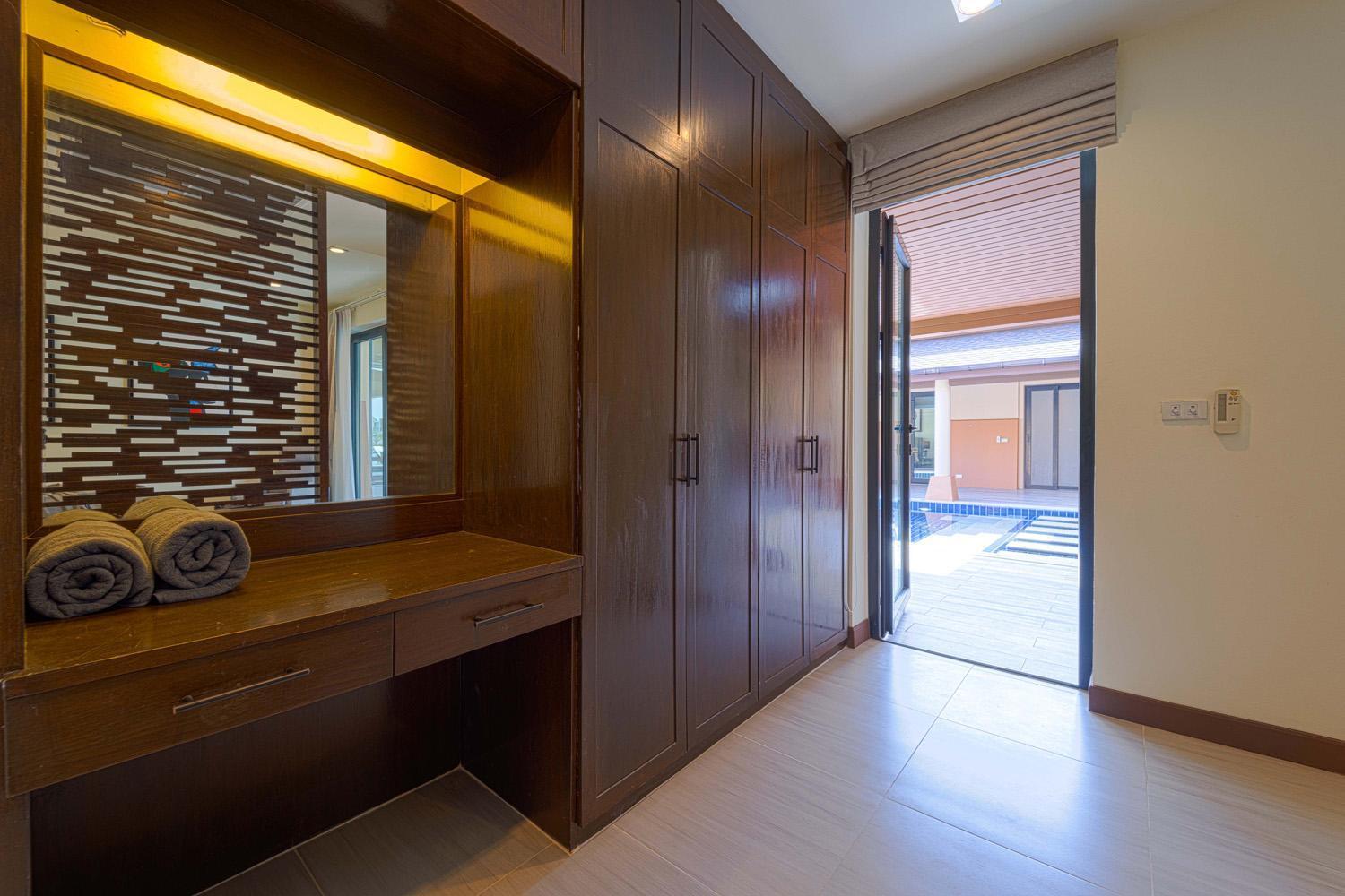 Luxury 5 Bedroom Close To Srs *
