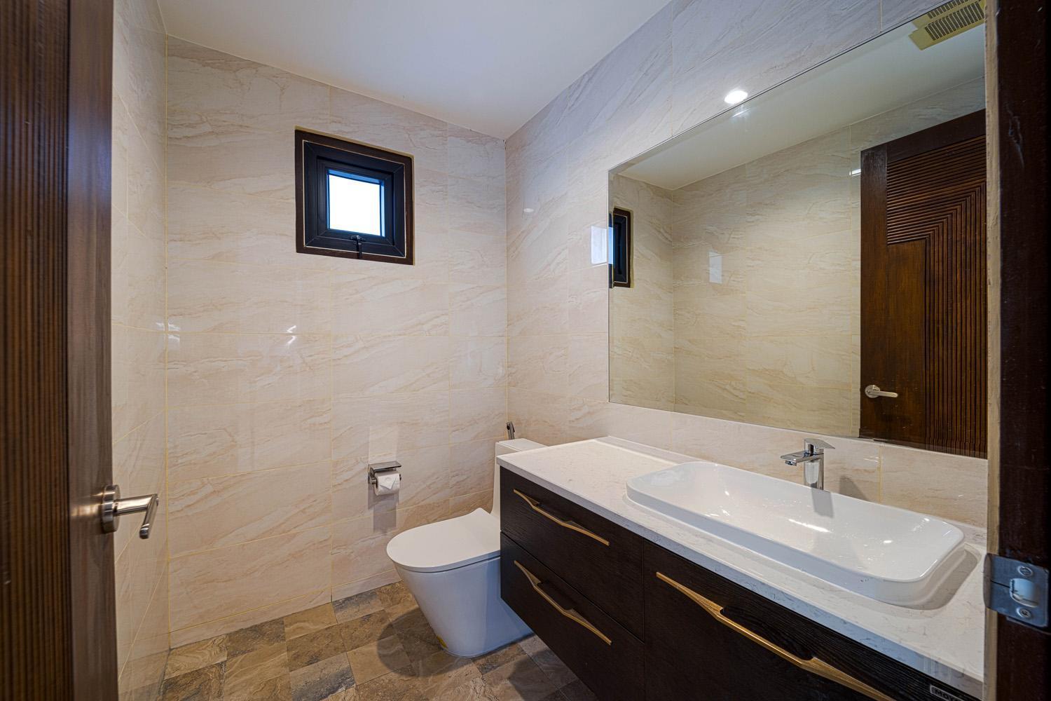 Villa Luxury 5 Bedroom Close To Srs HHQ