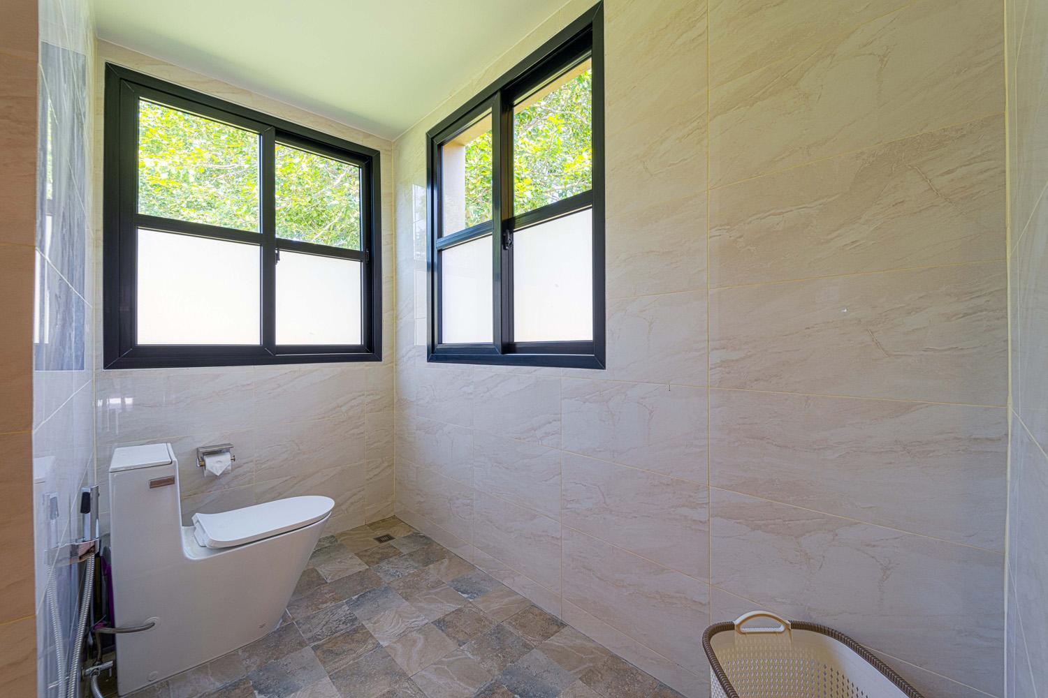 Luxury 5 Bedroom Close To Srs HHQ