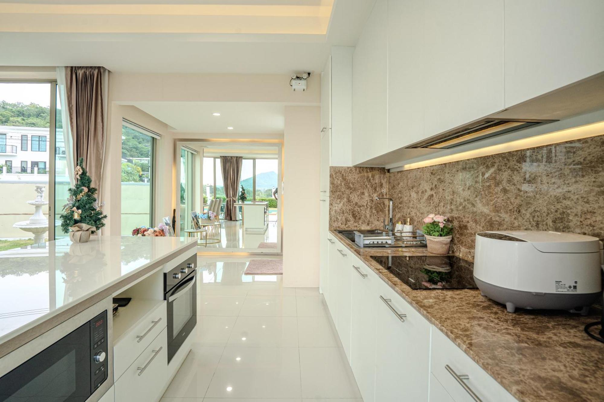 Prime Twilight 4-bedroom Pool With Mountains Villa