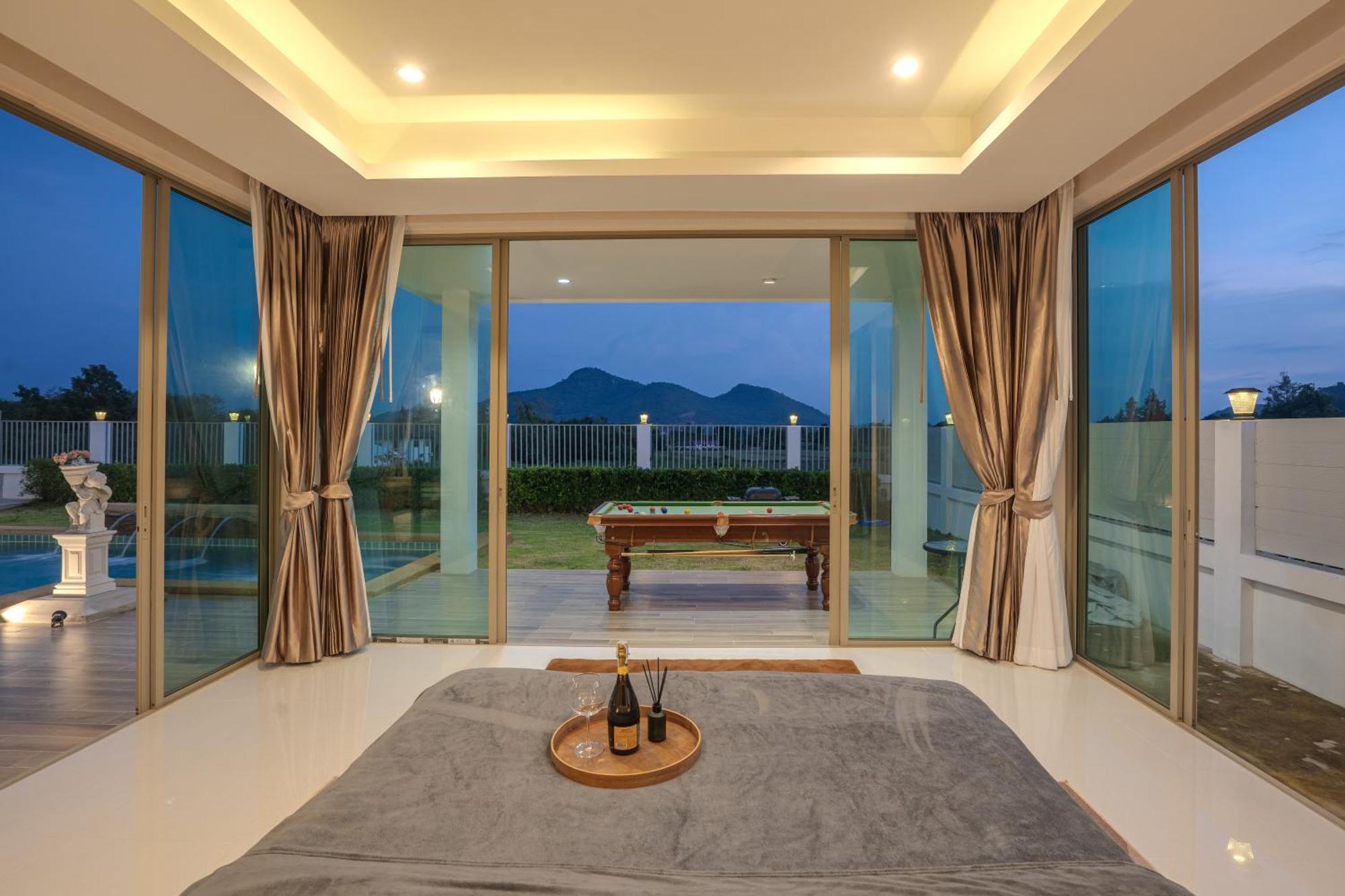 Villa Prime Twilight 4-bedroom Pool With Mountains
