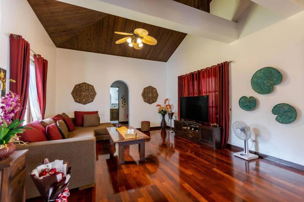 Bali Style Mansion In Great Location!