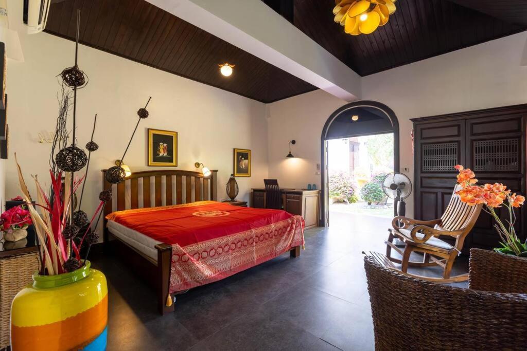 Villa Bali Style Mansion In Great Location!