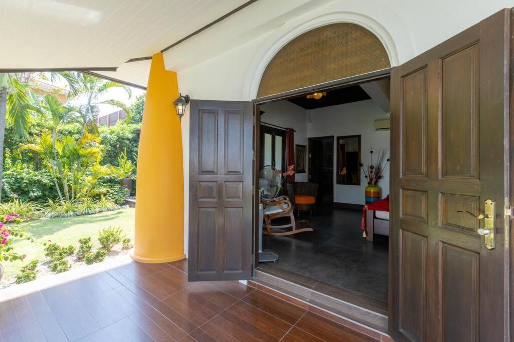 Bali Style Mansion In Great Location! Villa *