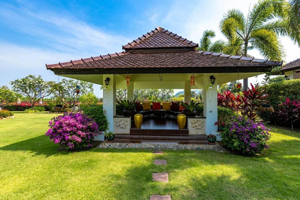 Bali Style Mansion In Great Location! Villa *