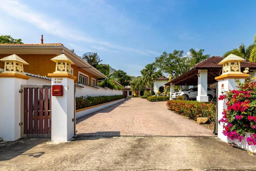 Bali Style Mansion In Great Location! * Hua Hin