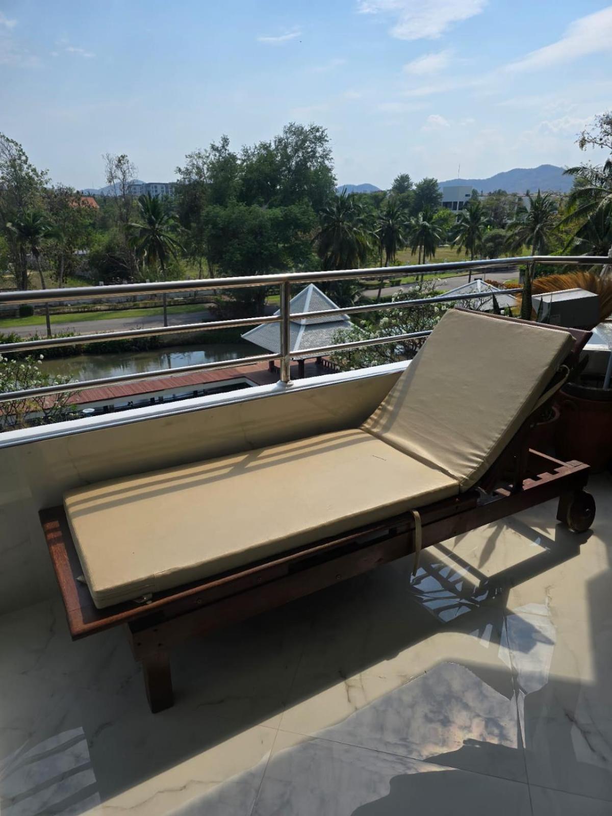 Apartment Spacious Lakeview In Palm Pavilion Near Airport