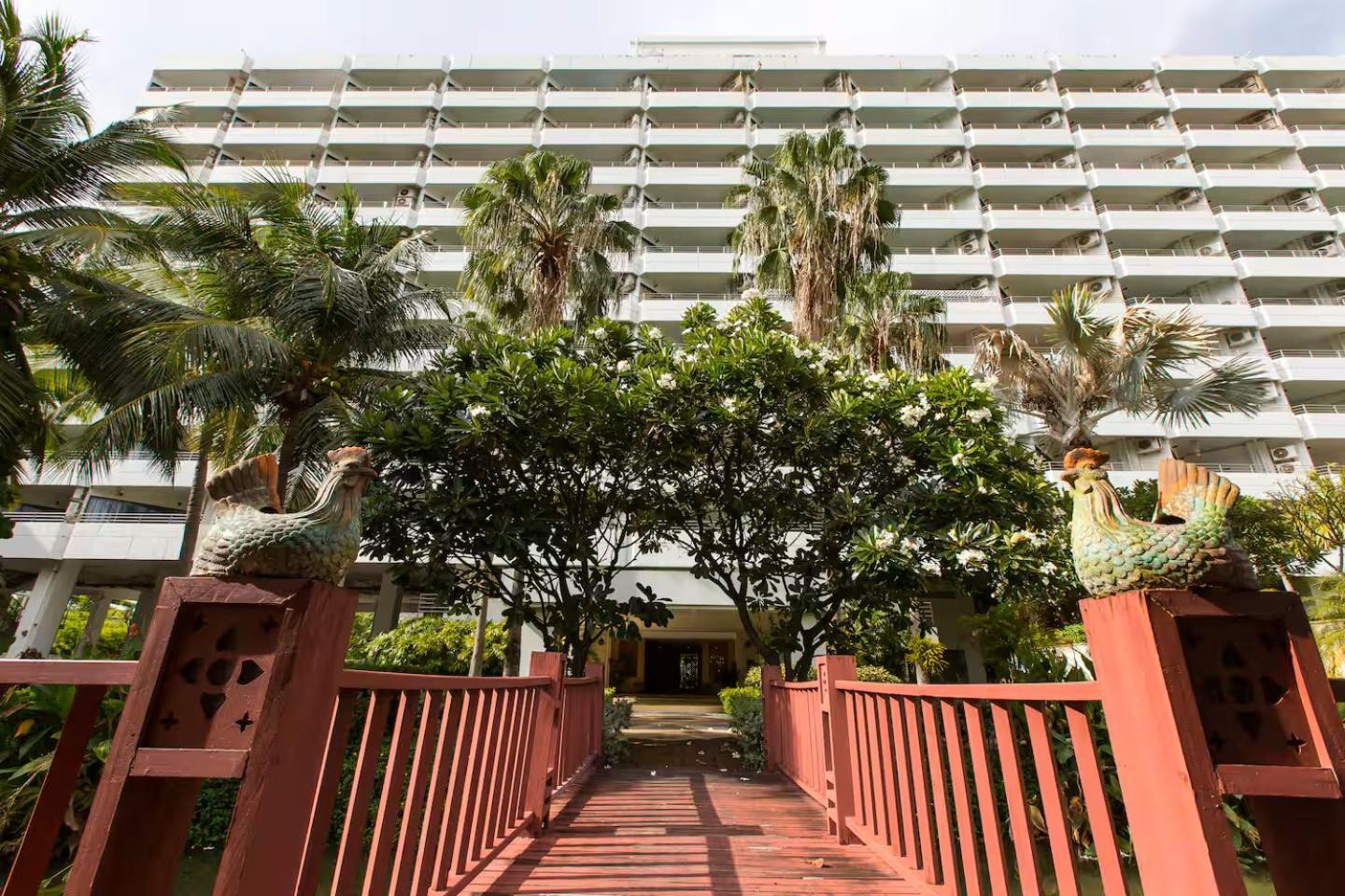 Spacious Lakeview In Palm Pavilion Near Airport Apartment Hua Hin