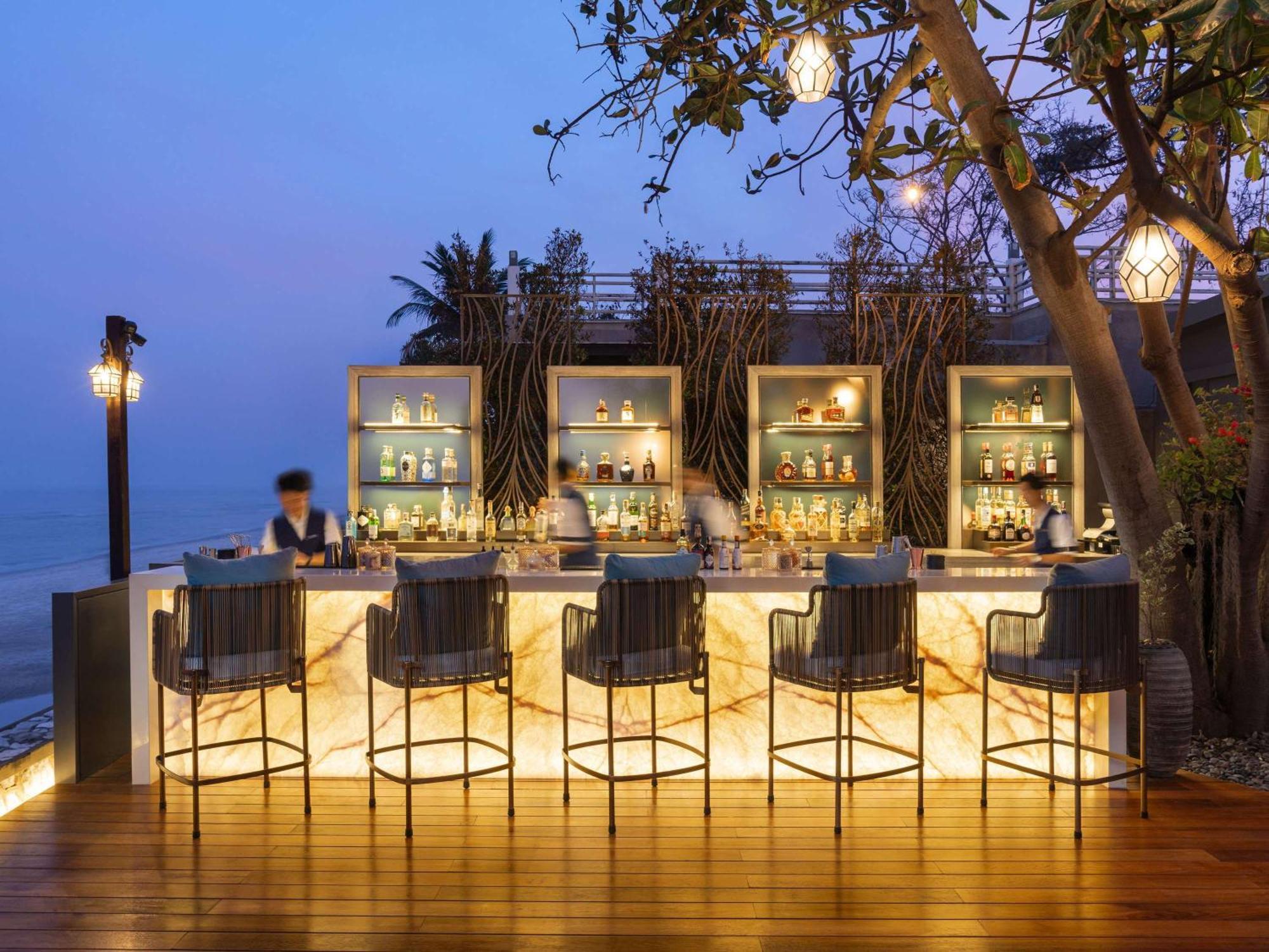 V - Mgallery Collection Hotel HHQ