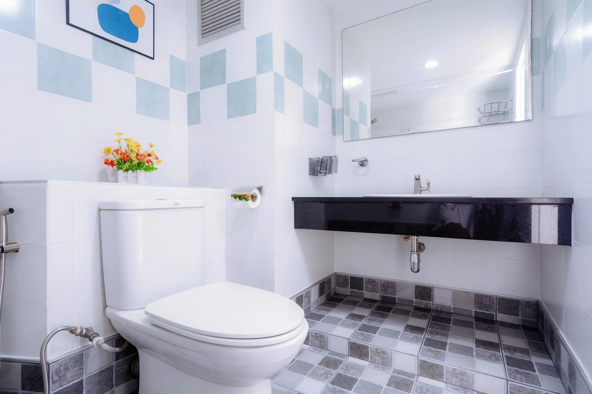First Apartment Hua Hin