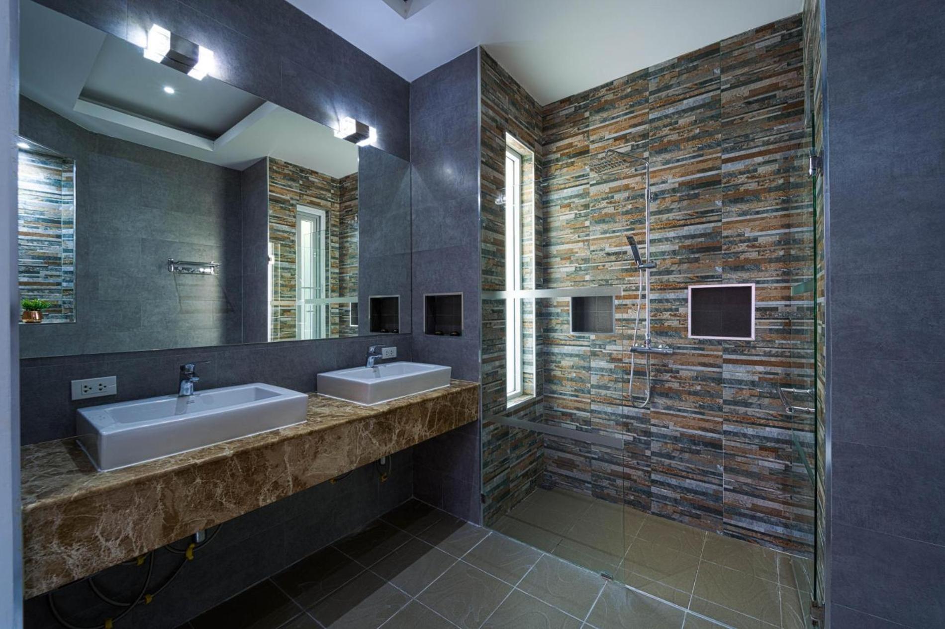 Beautiful Private 3 Bedroom - Rmb
