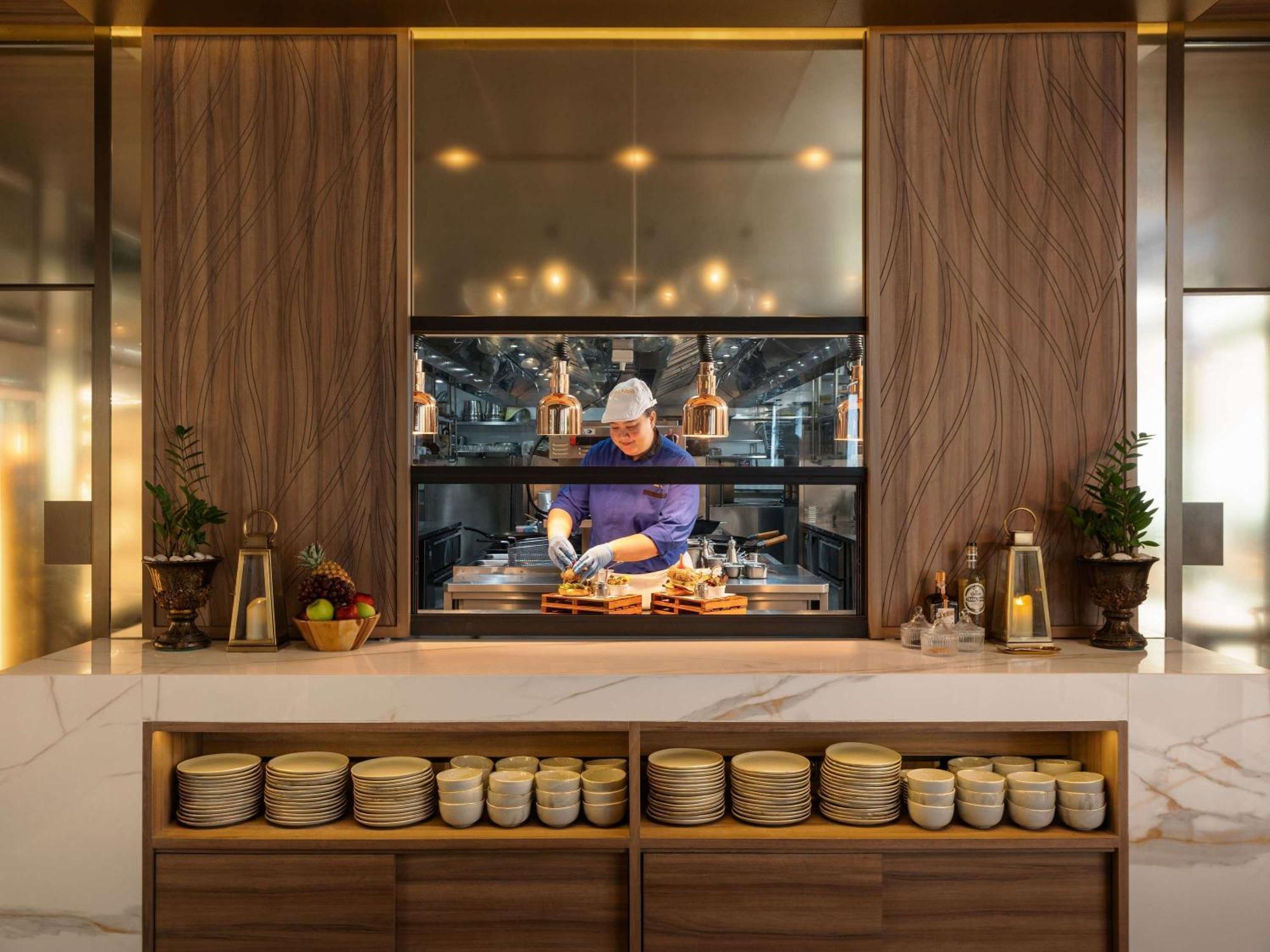V - Mgallery Collection Hotel 5*