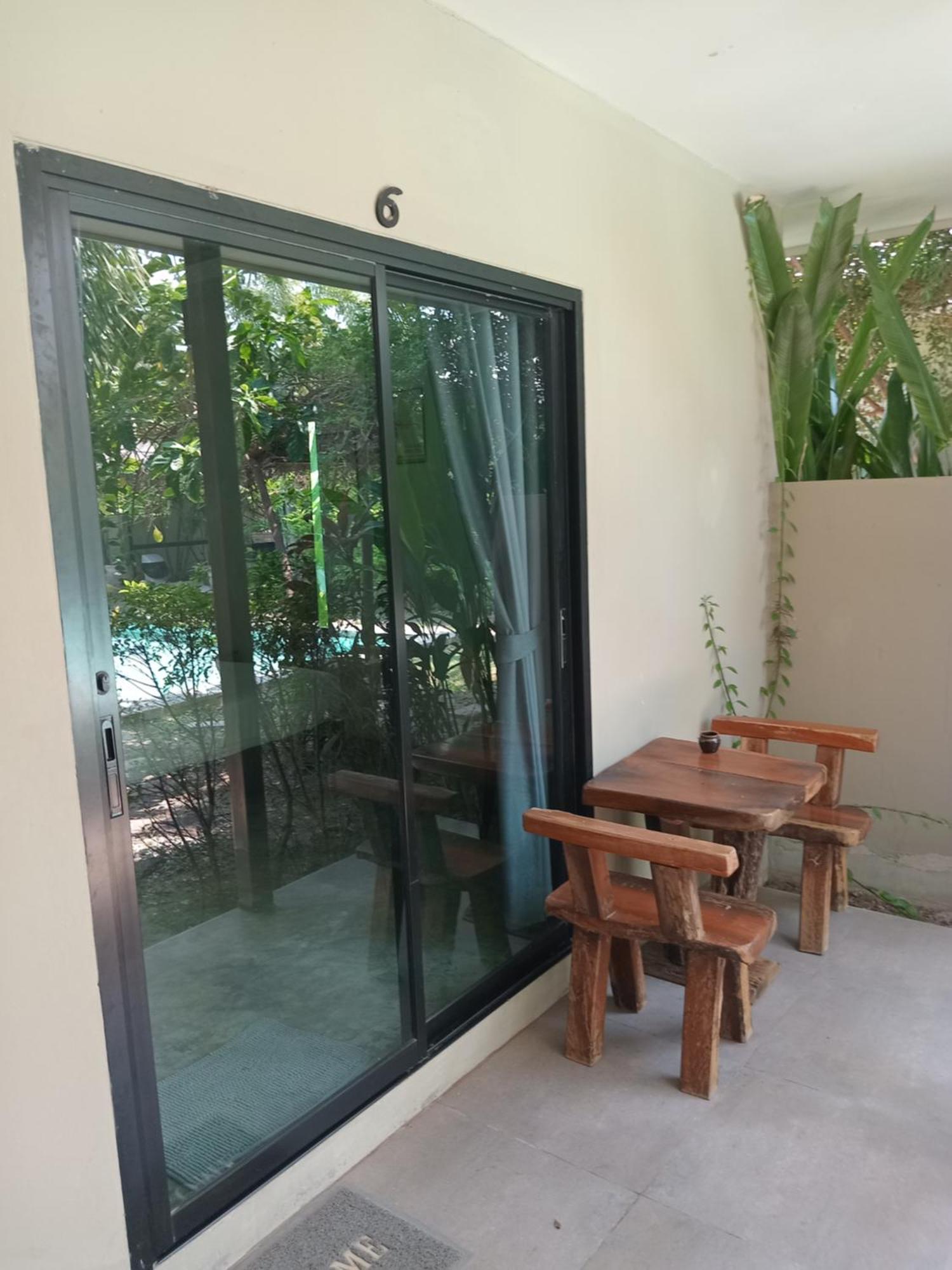 Tropical House​ Resort *