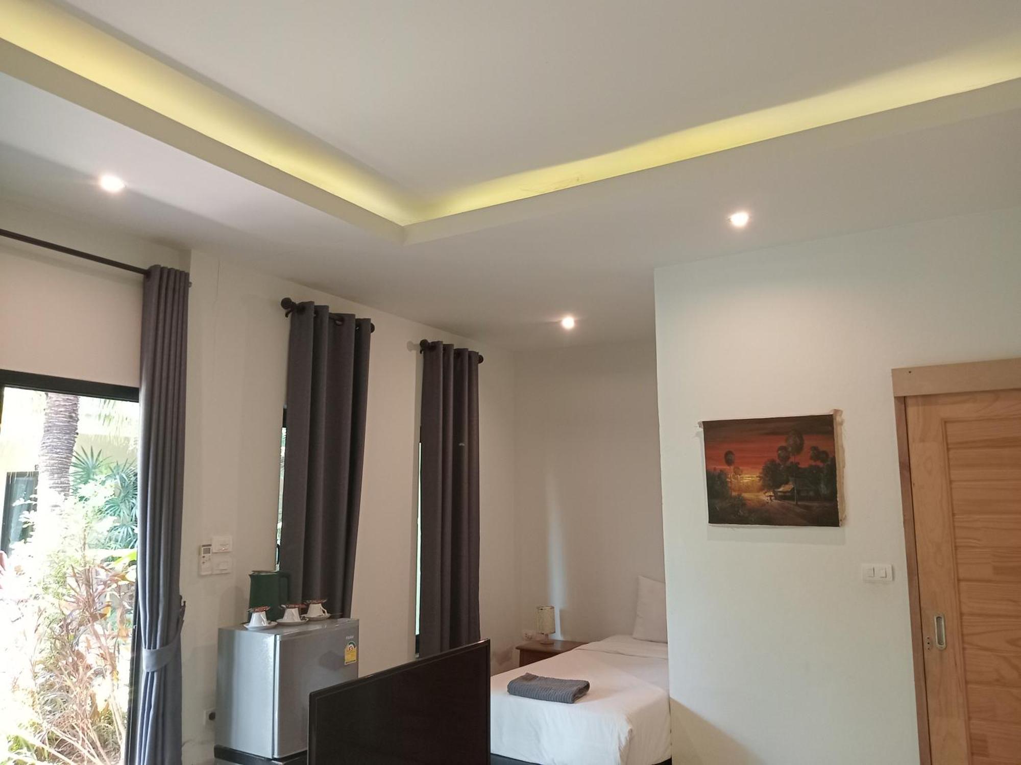 Tropical House​ Resort