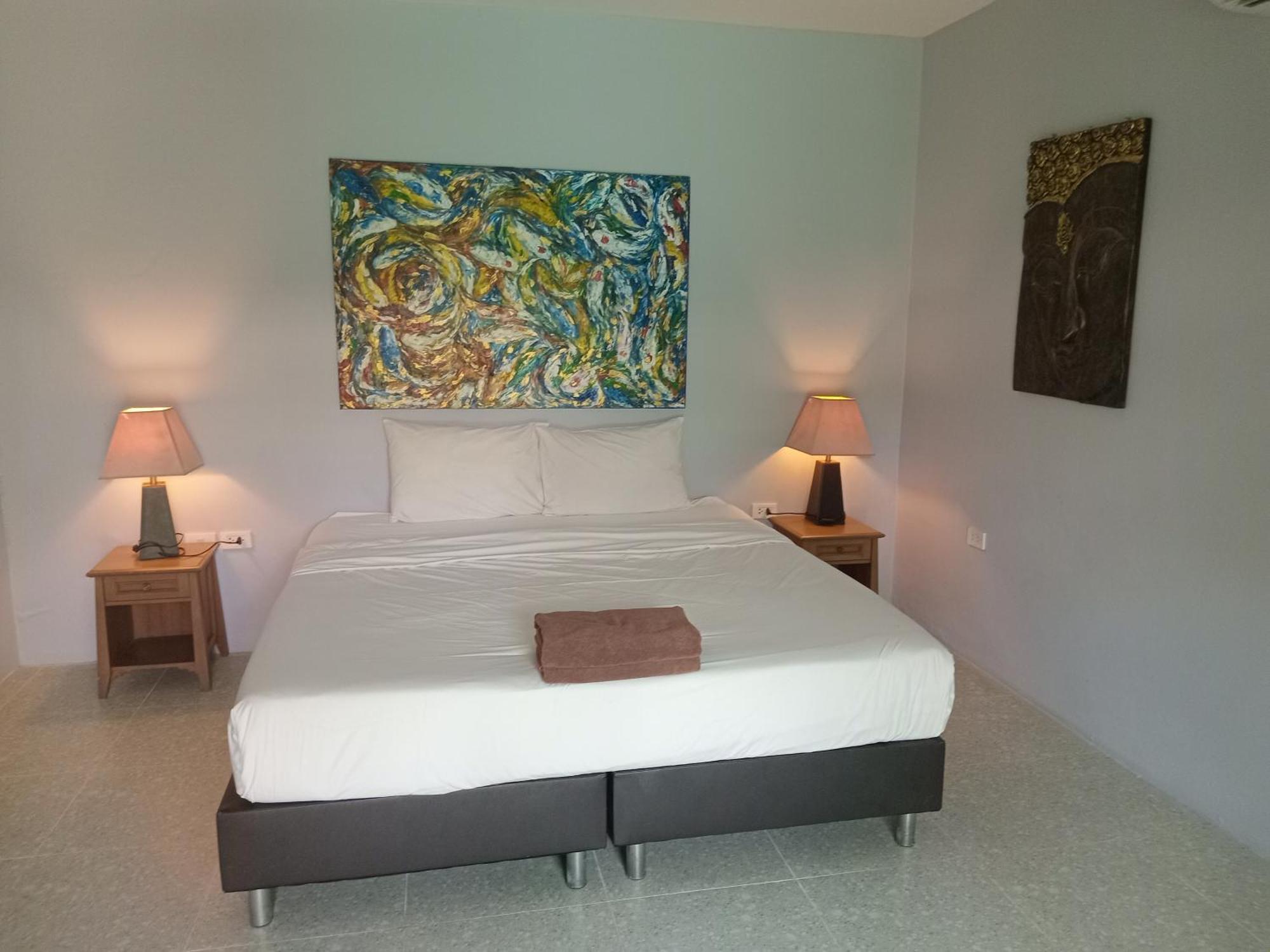 Tropical House​ Resort *